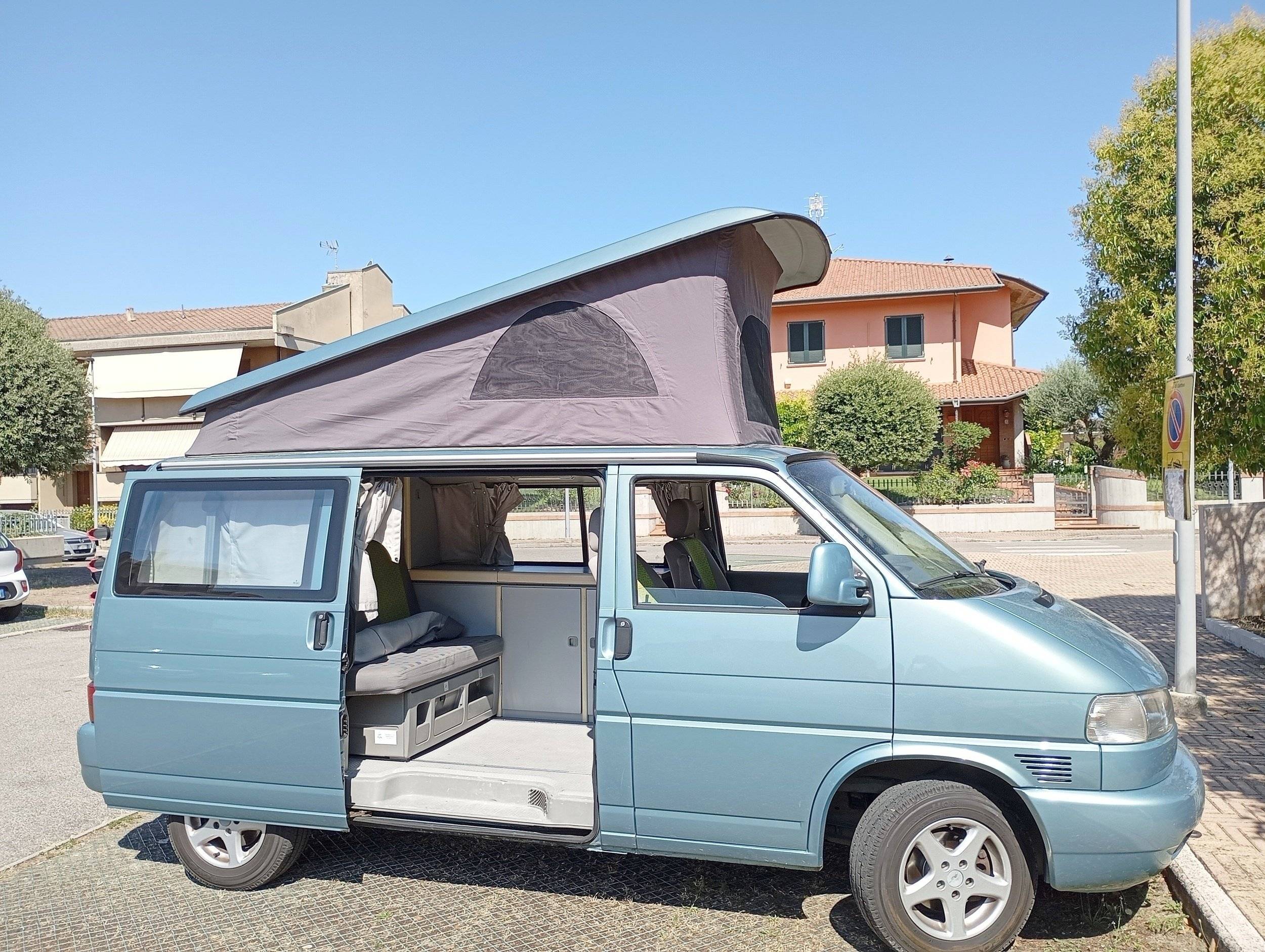Voorkant 3/4 Volkswagen - Yescapa