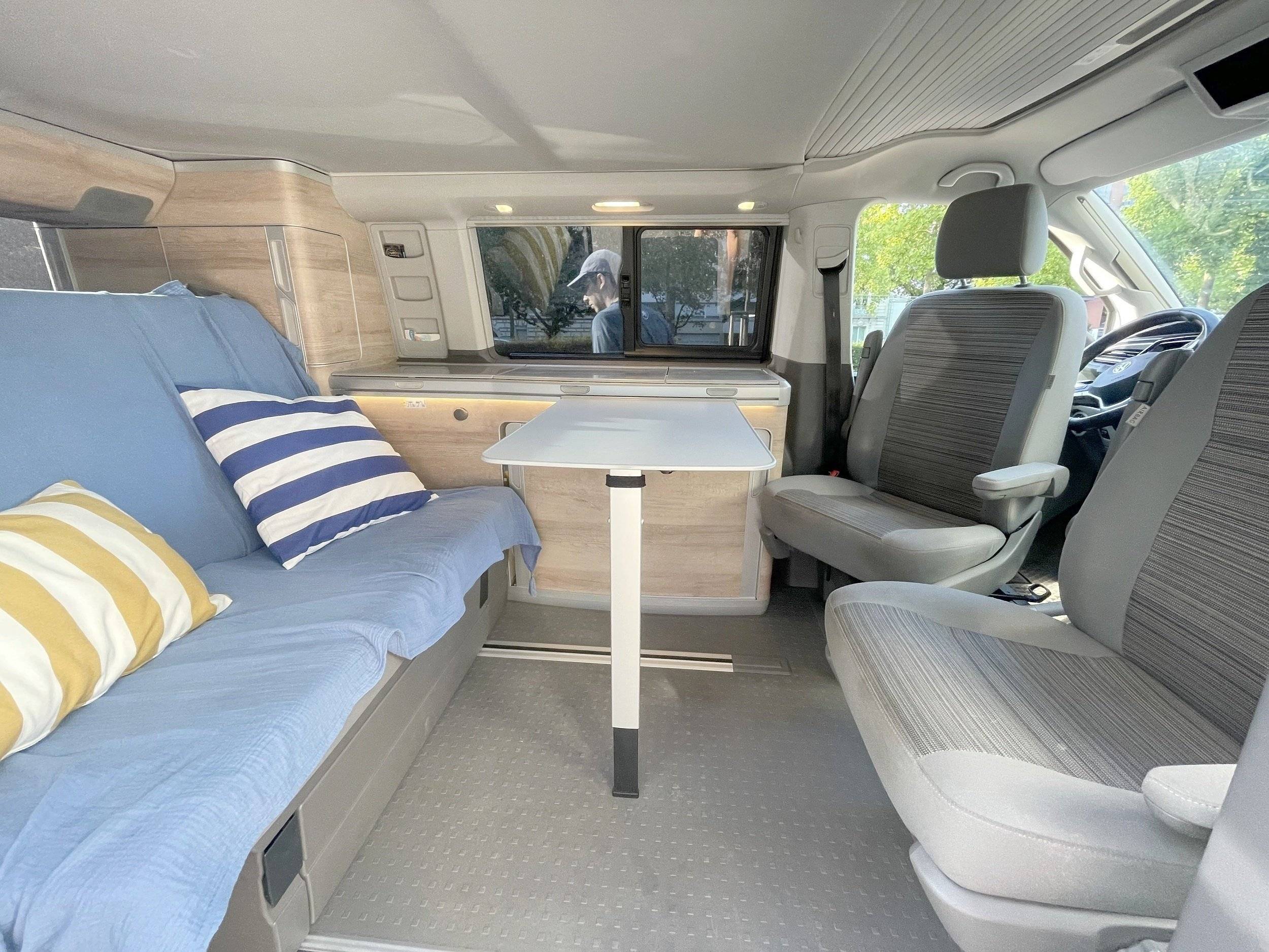 Dining Area Volkswagen T6 2 l 150 ch - Yescapa