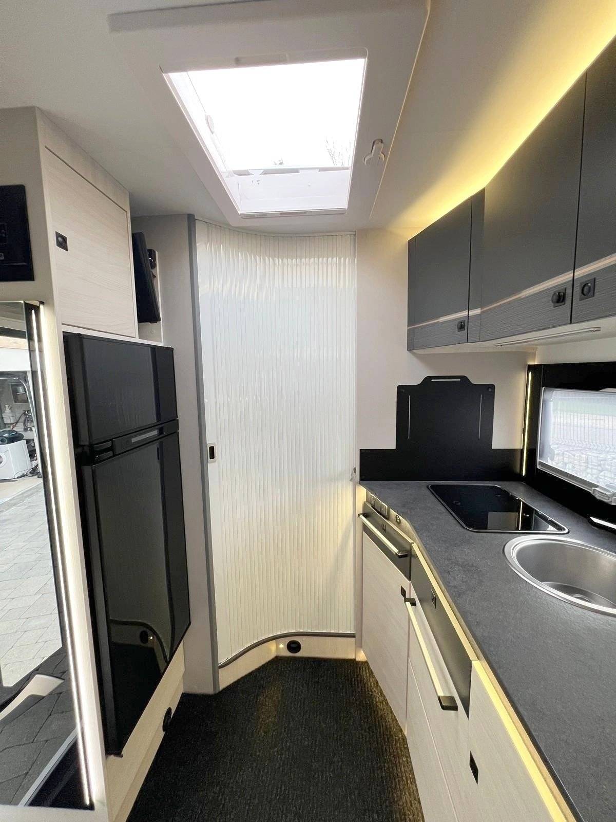 Challenger Transit 2,0 l 170 ch