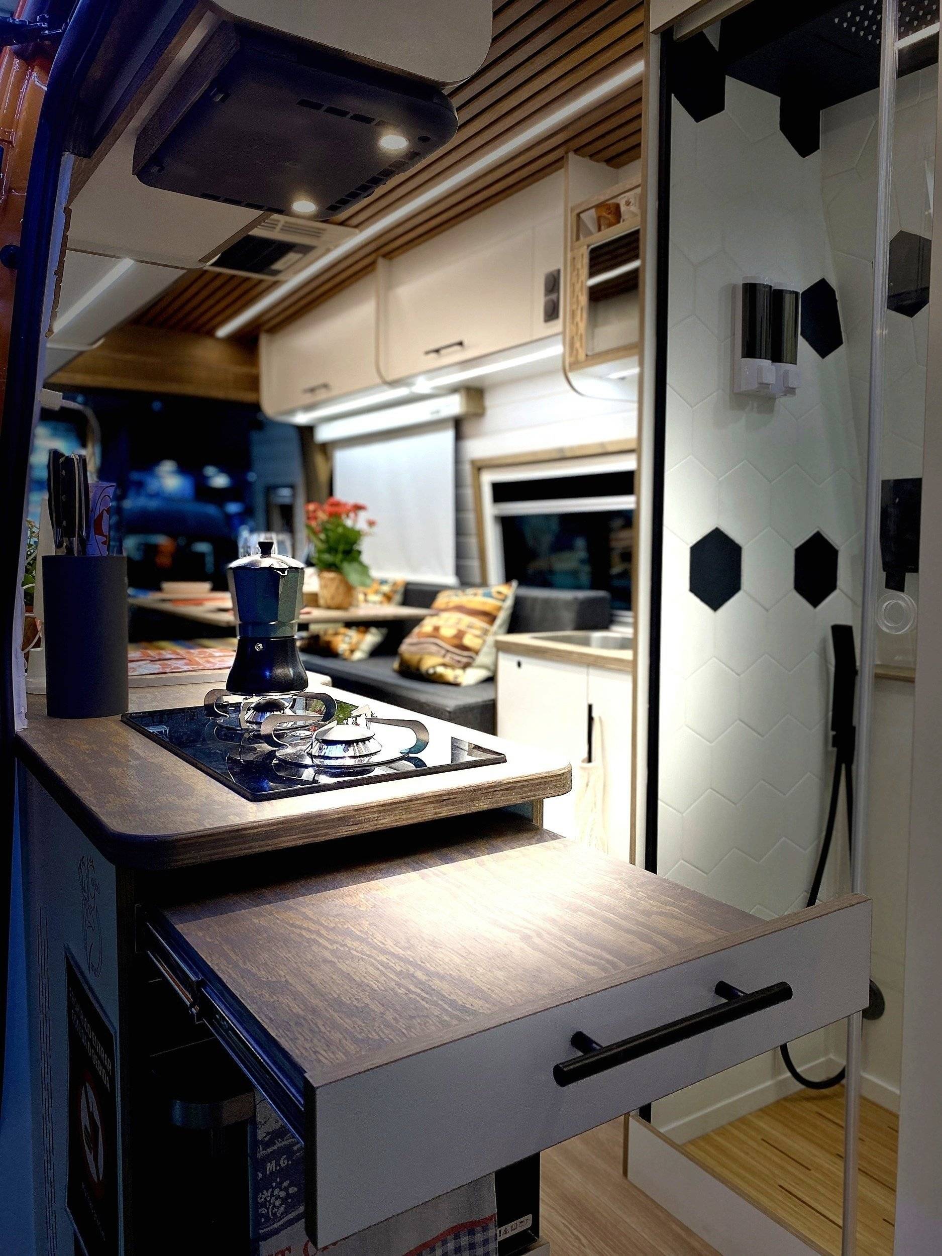 TGE3 180CV L4H4 4X4 MAN