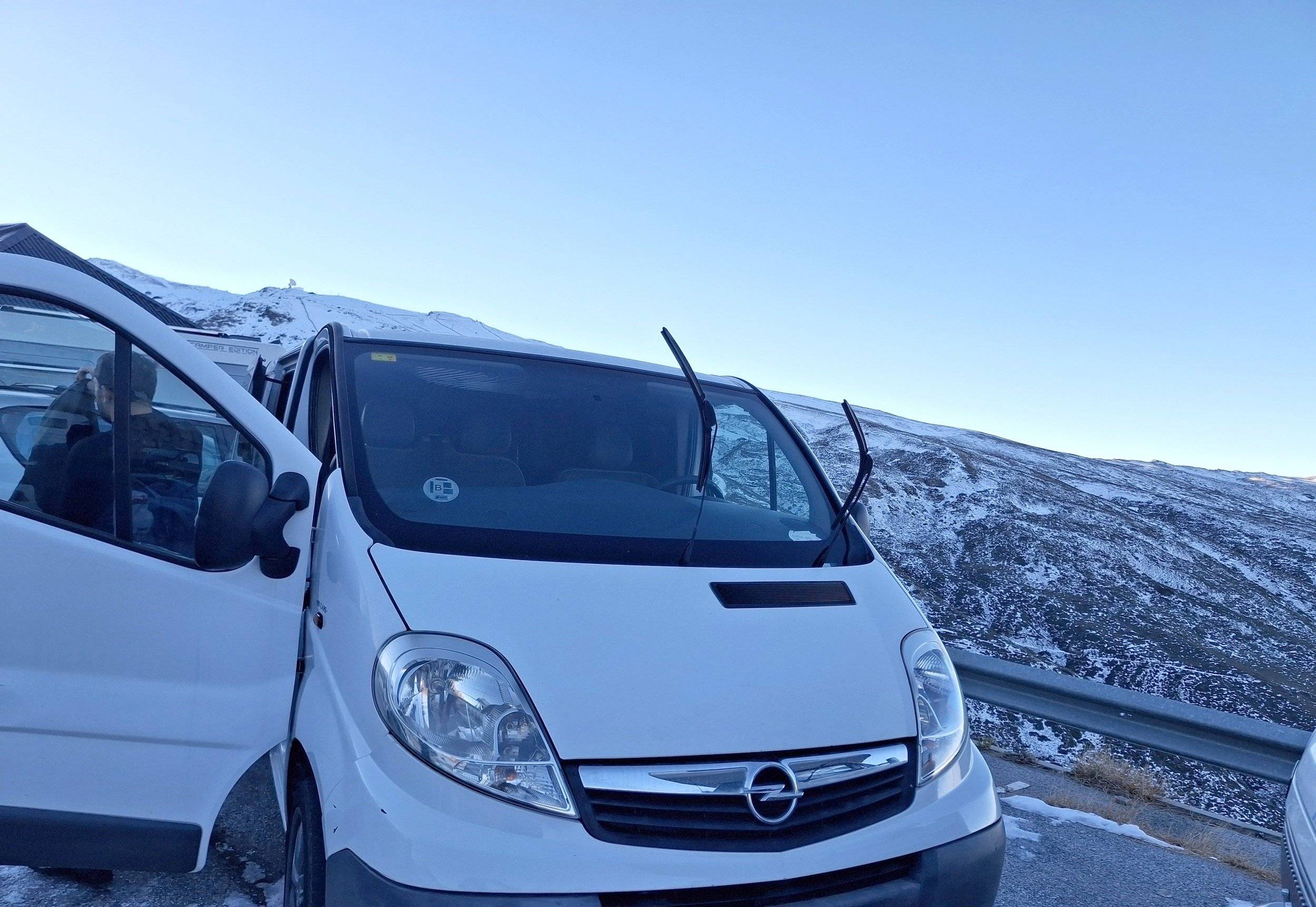 Vista de 3/4 Opel - Yescapa