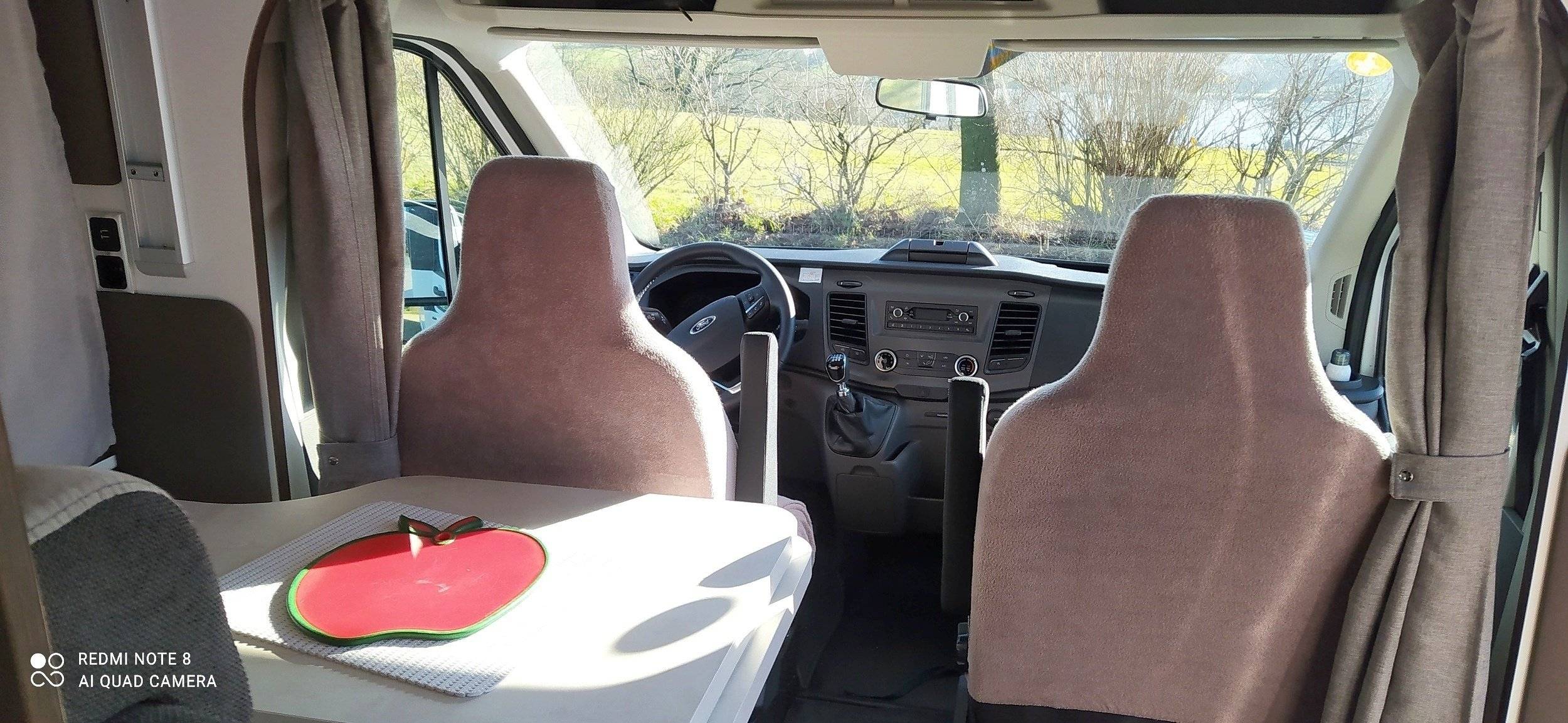 Dining Area Ford transit - Yescapa