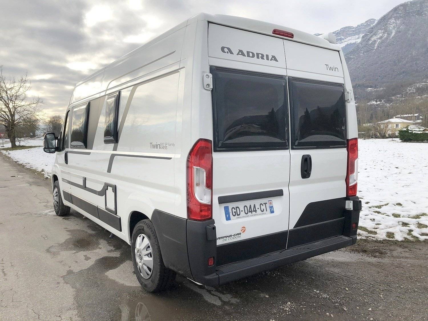 Adria Adria Twin PLUS 600 SPB Family