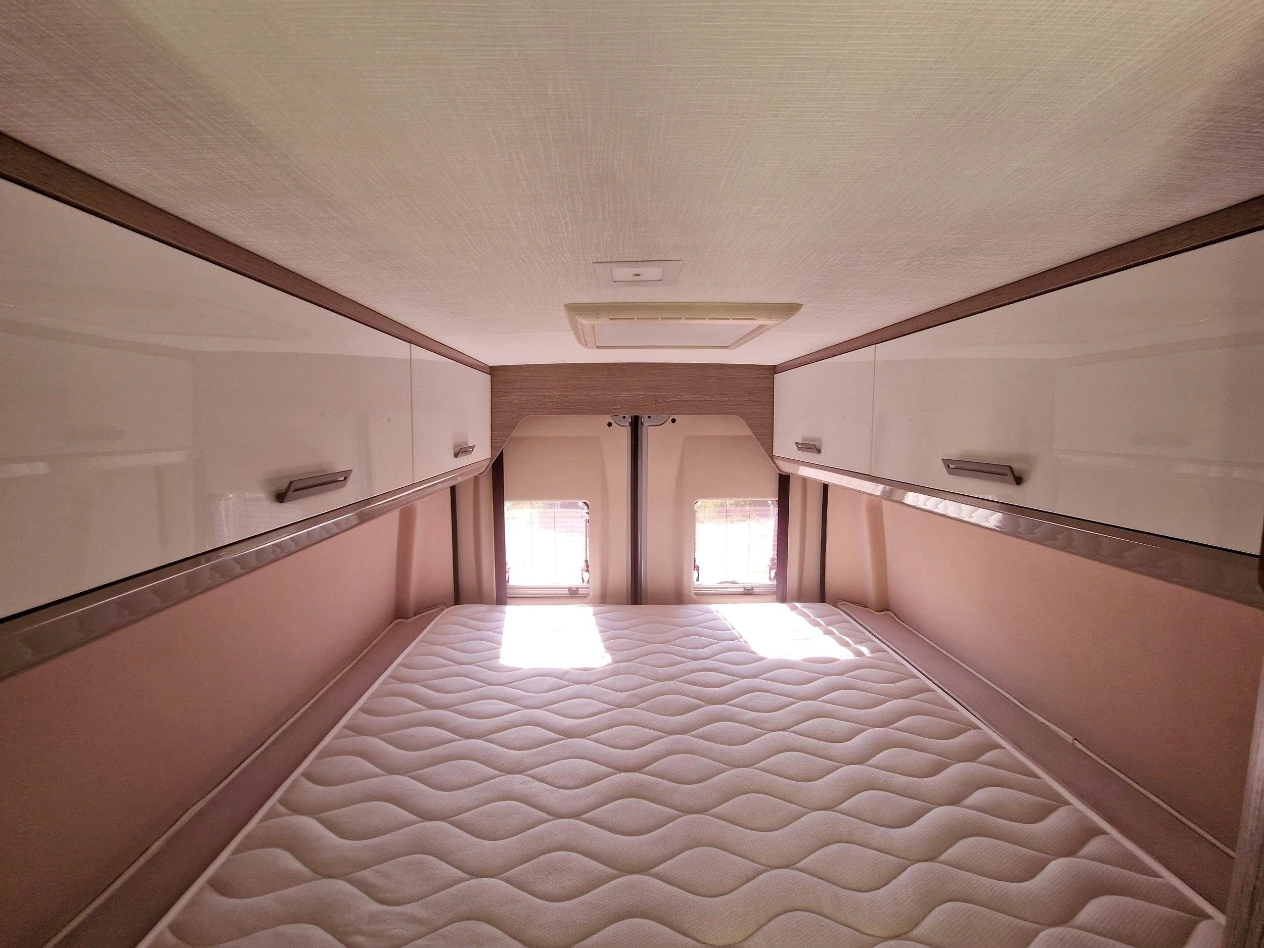 Challenger V210 road edition