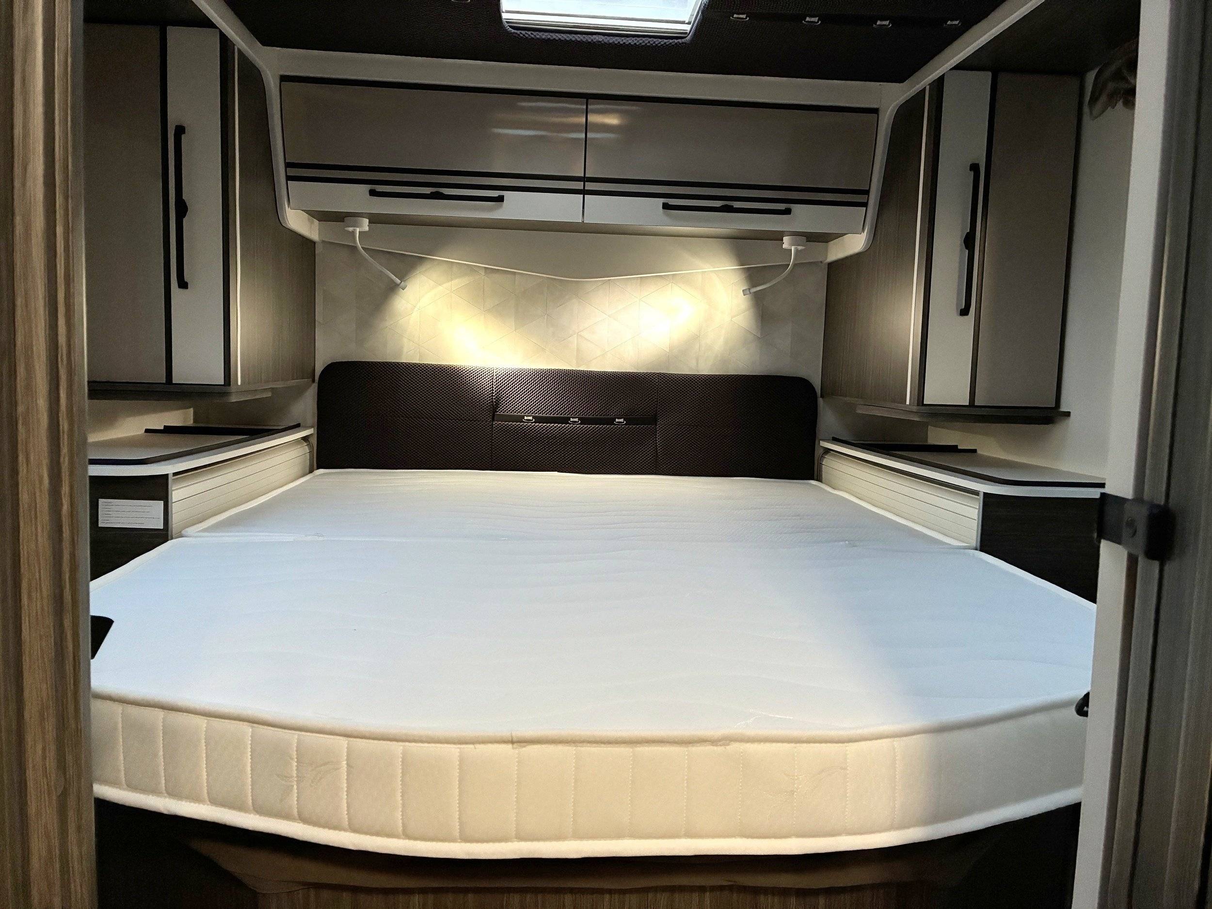 Letti Ford Transit 155 ch - Yescapa