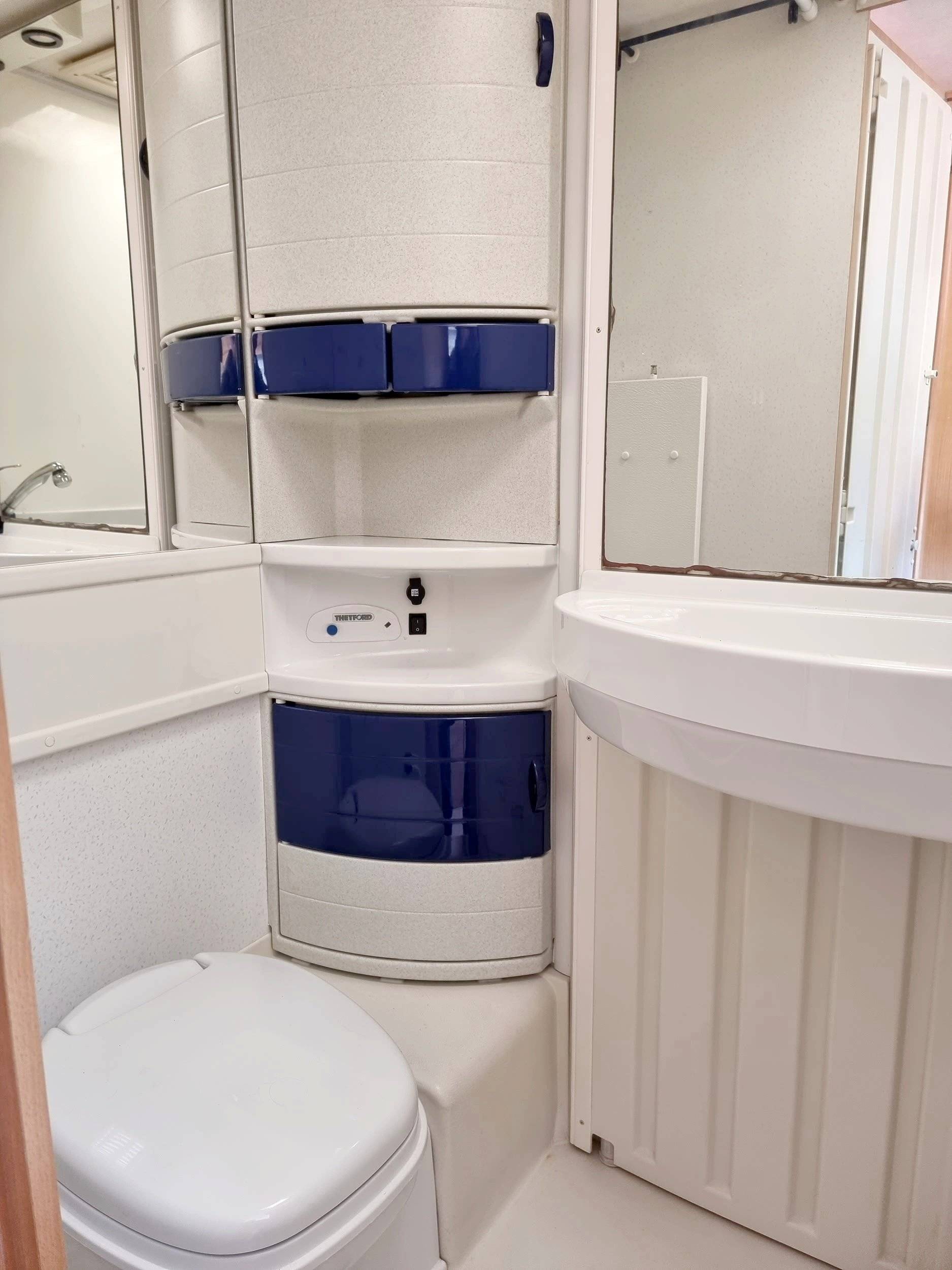 Hymercar Campswing 594