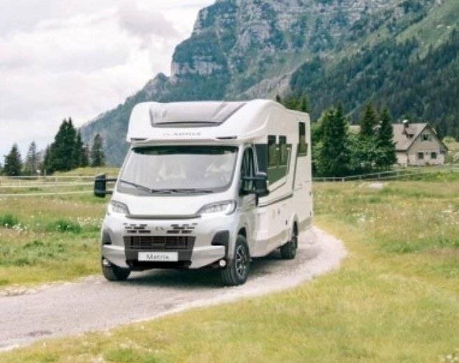 schräge Vorderansicht Fiat DUCATO - Yescapa