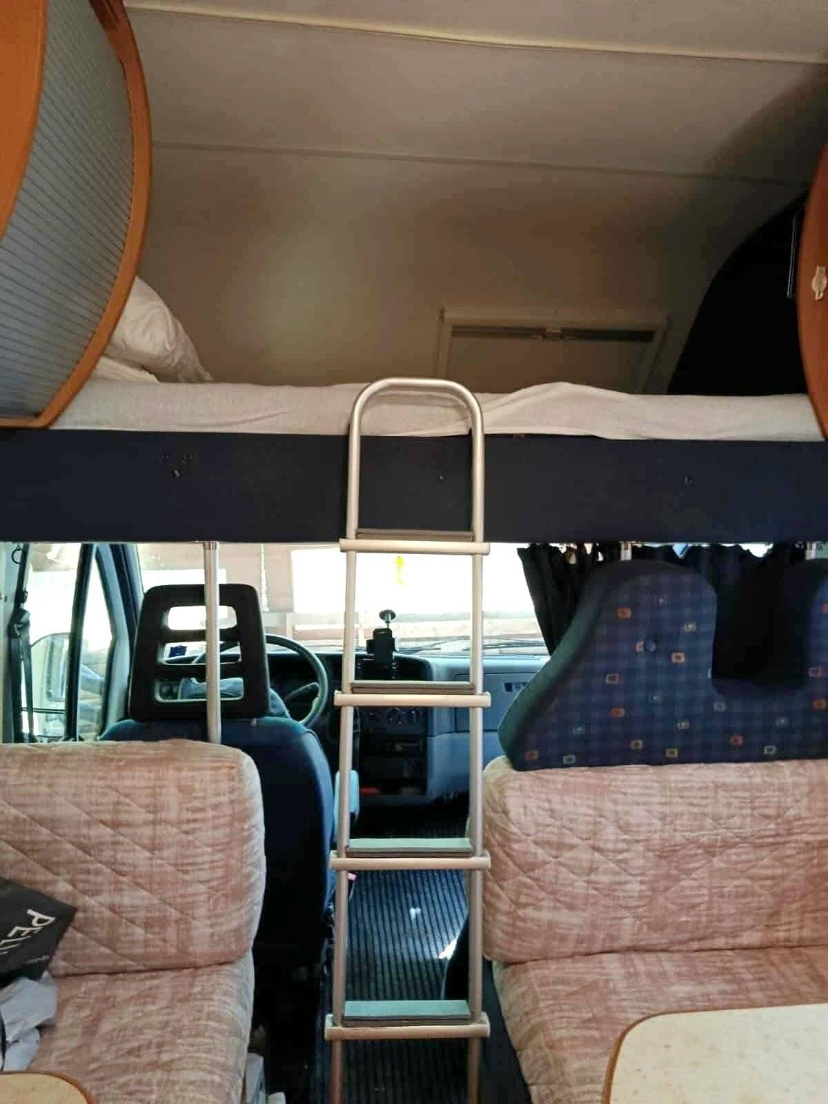 Berth Fiat Ducato 2.8 JTD - Yescapa