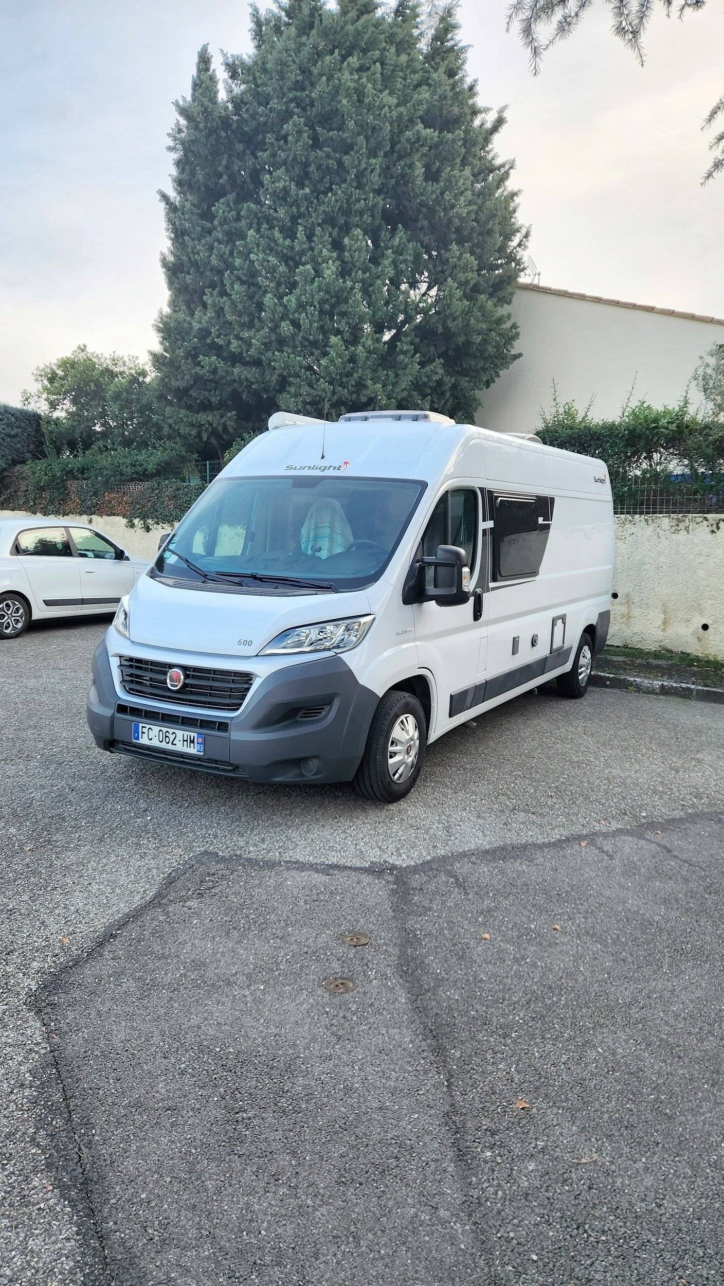 Vista del vehículo ángulo delantero Fiat Ducato 2,3 l Multijet 130 ch. - Yescapa