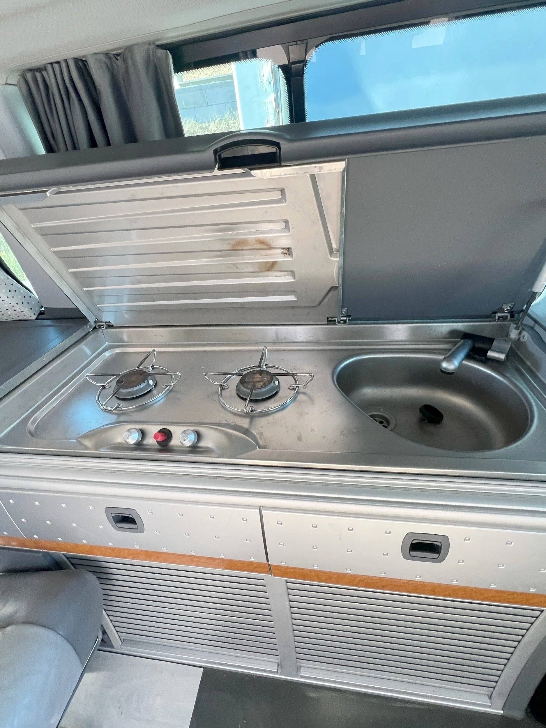 Cozinha Mercedes Viano Marco Polo Westfalia - Yescapa