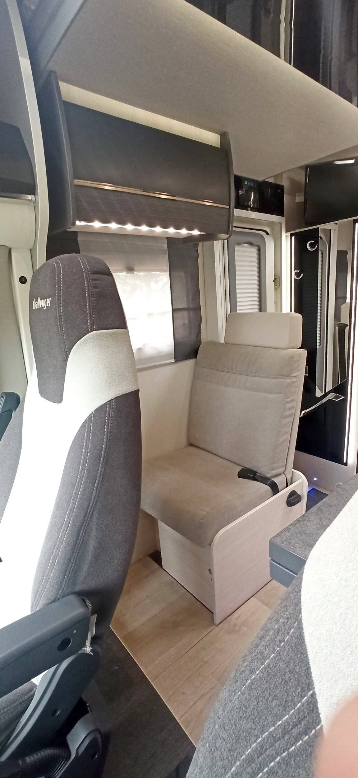 Challenger mageo 367 GA