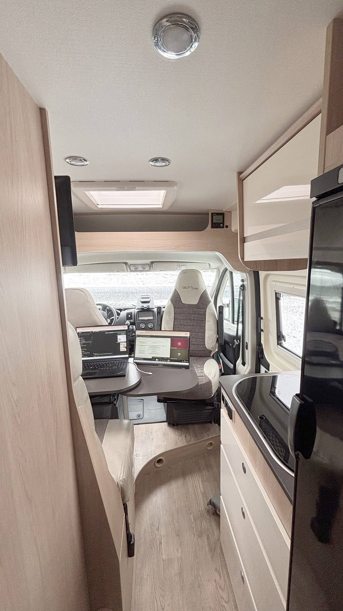 Comedor Peugeot Peugeot Boxer 2.2 130 HDI - Yescapa