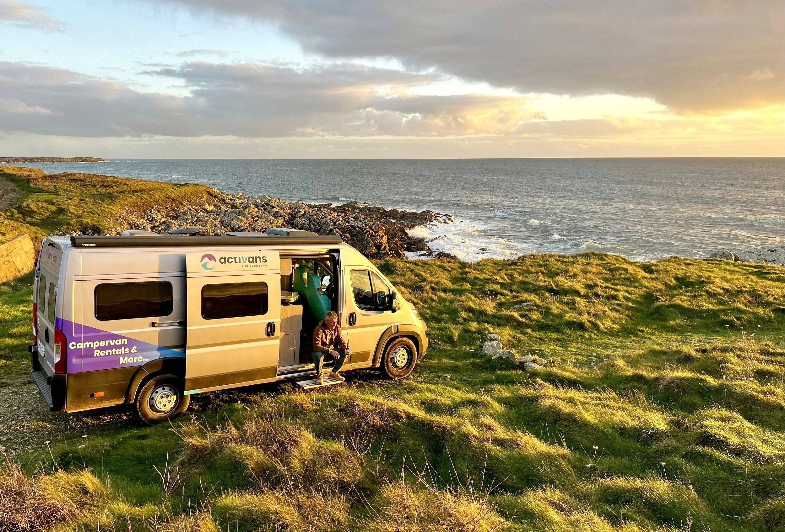 ACTIVANS SURF Family Camper 