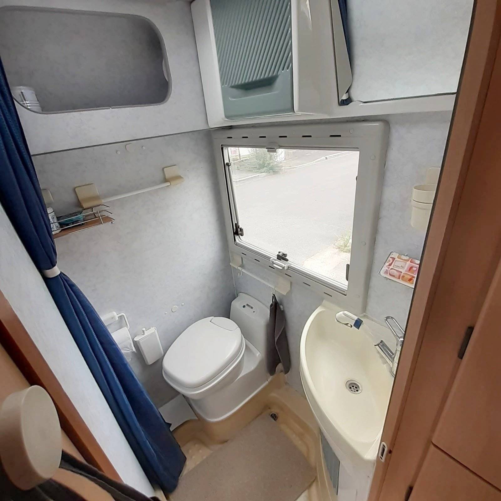 Challenger 2,3 l 130 ch