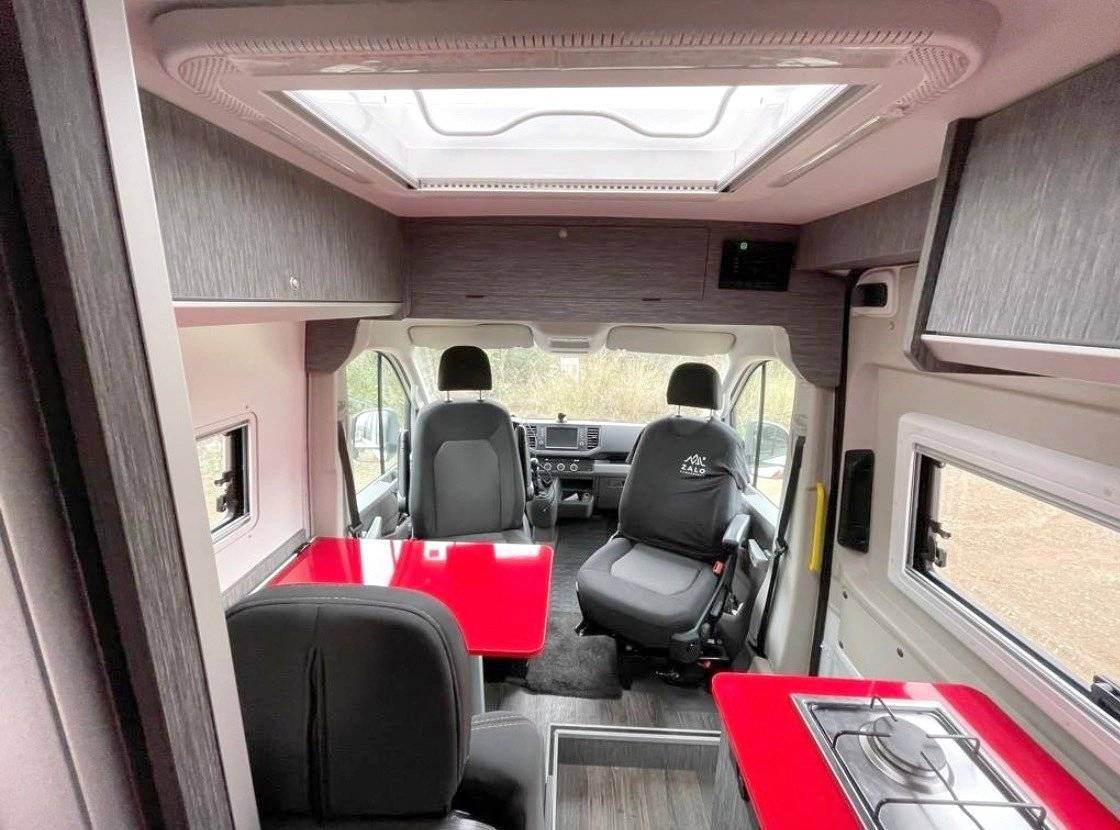 Dinette Volkswagen Crafter 2,0 l 102 ch - Yescapa