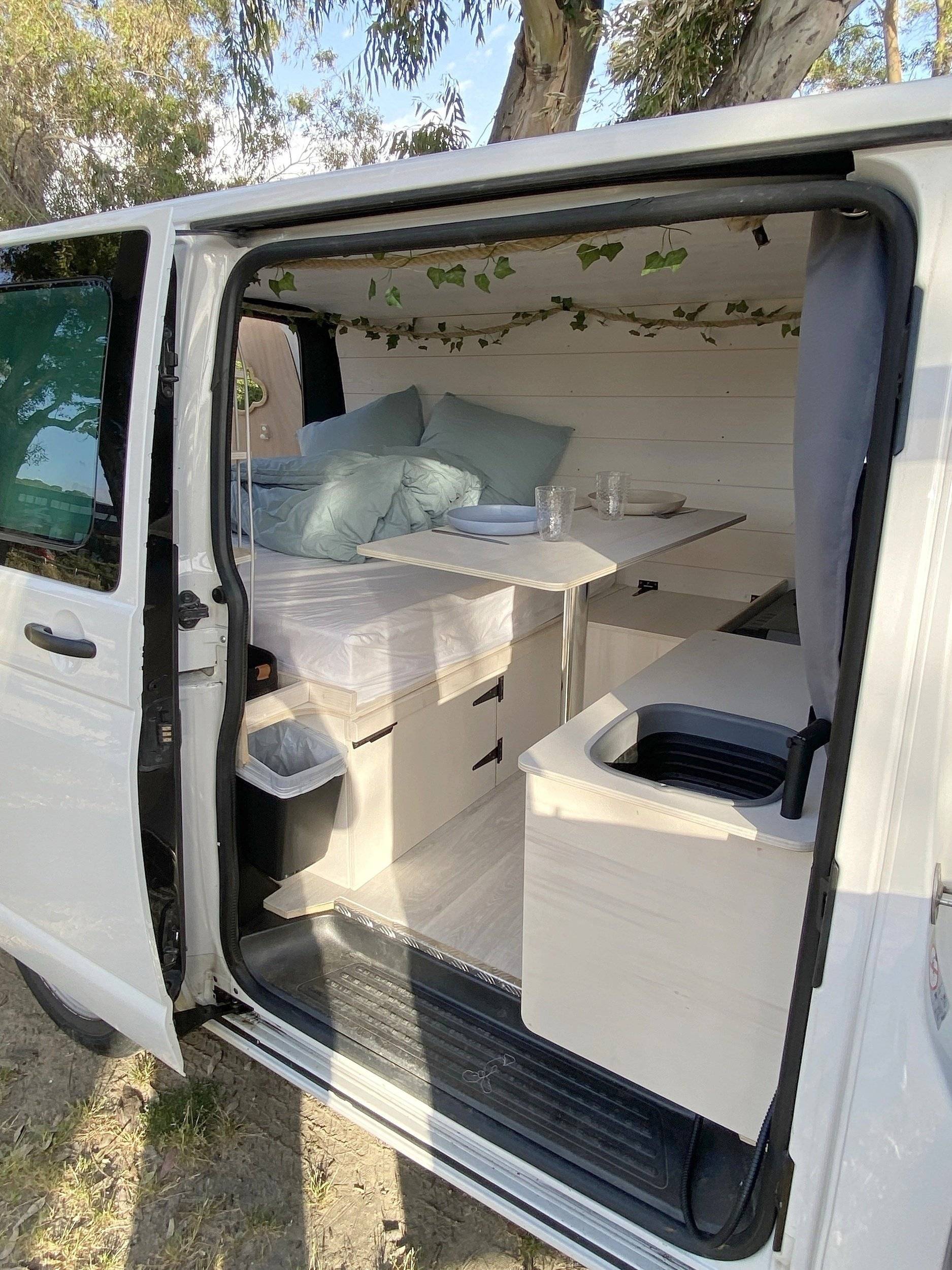 Dinette Volkswagen T6 2 l 102 ch - Yescapa