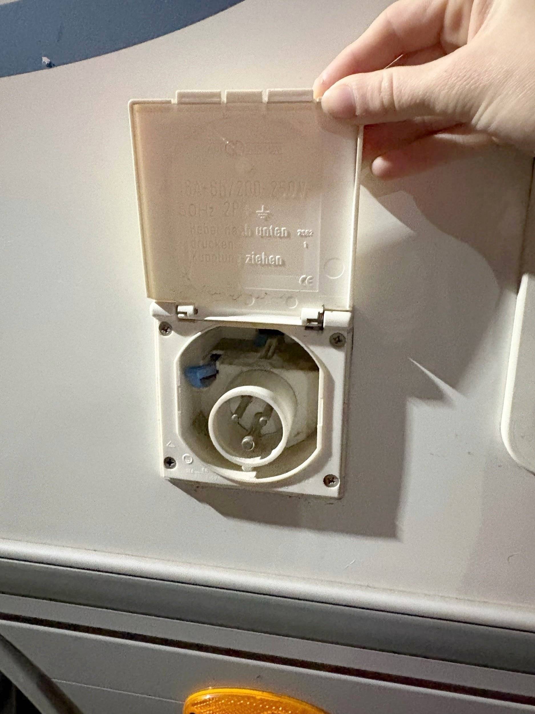 Adria ADRIA CORAL XL 660 SL