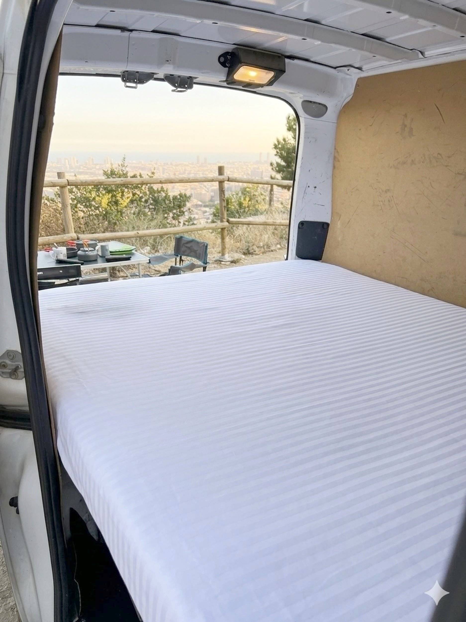 llits Nissan NV200 - Yescapa