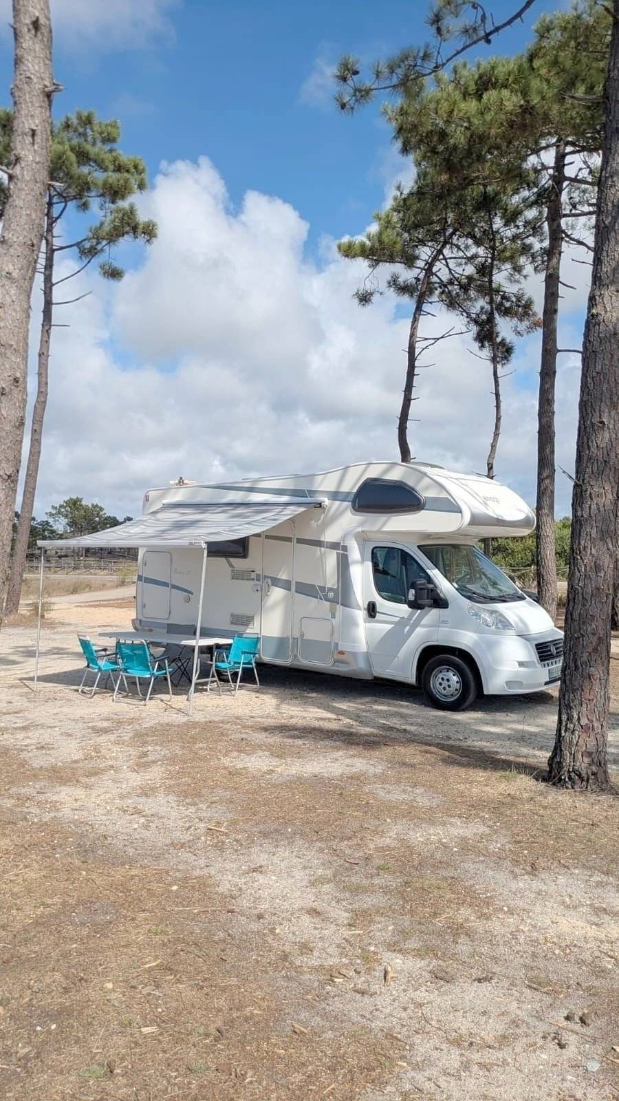 Voorkant 3/4 Fiat FIAT DUCATO - Yescapa