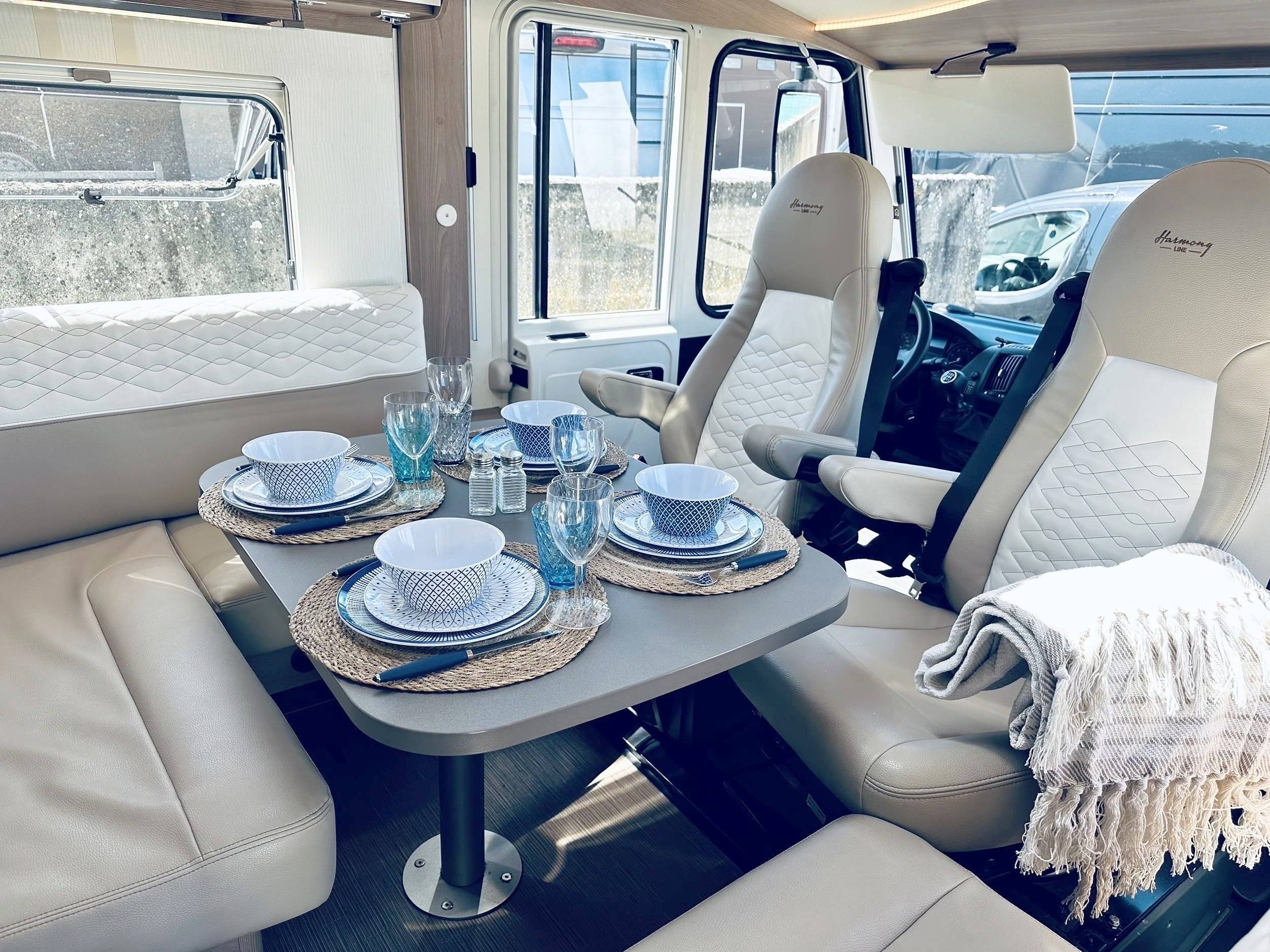 Comedor Citroën Jumper 2,0 l 130 ch blue hdi - Yescapa