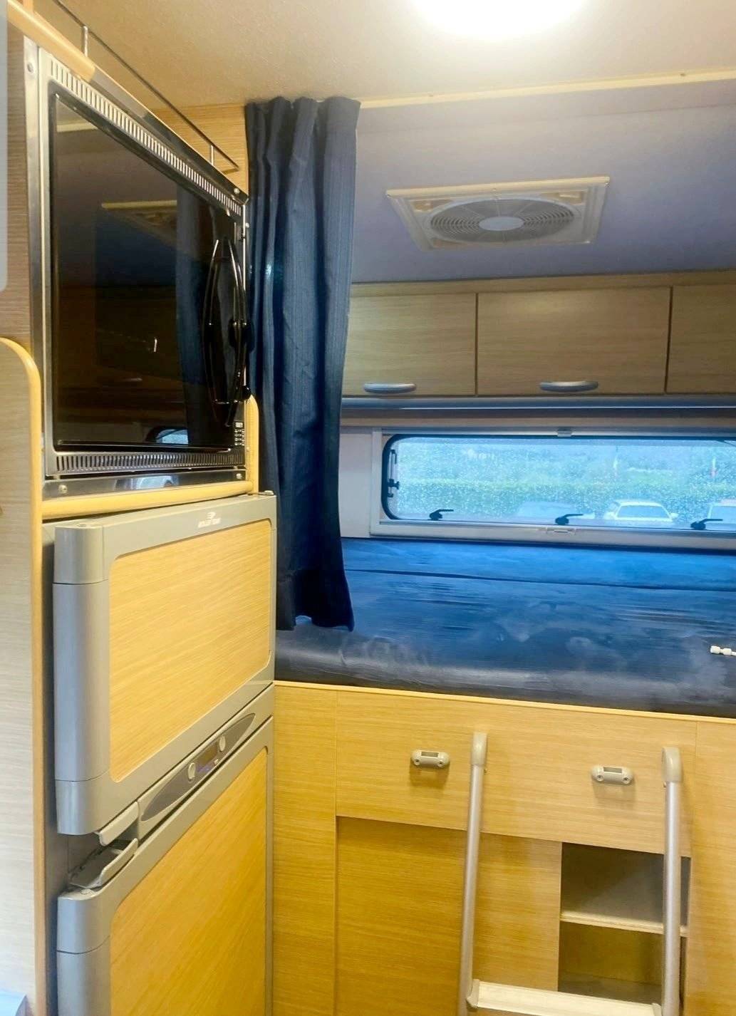 Letti Ford Transit 2,2 l 140 ch - Yescapa