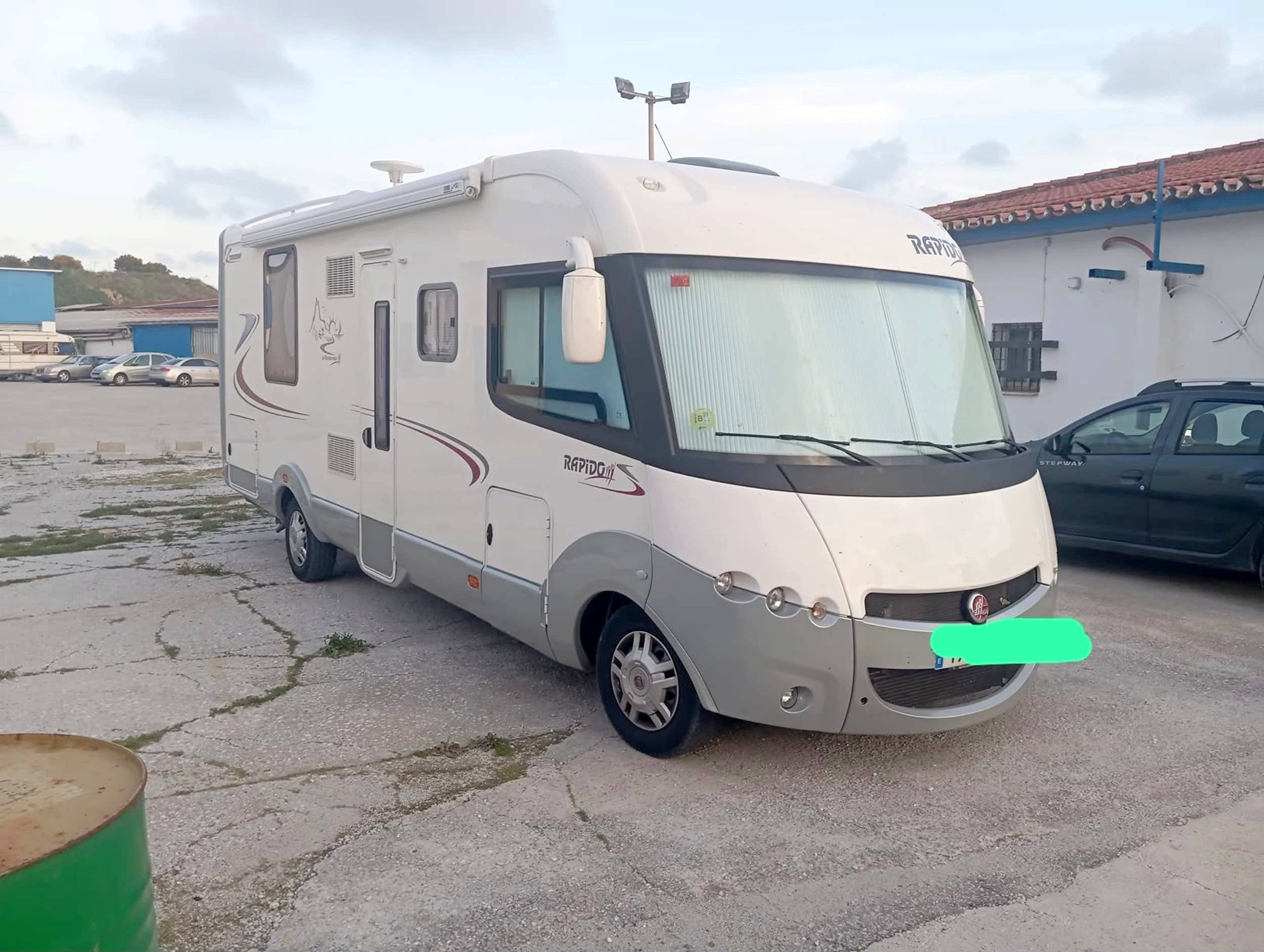 Front view from 3/4 Fiat Fiat 130 Caballos - Yescapa