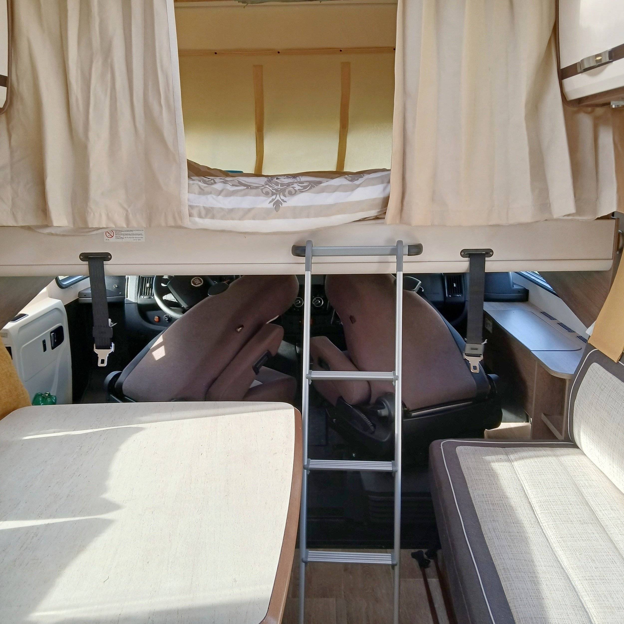 Couchages Fiat Ducato 2,3 130 ch - Yescapa