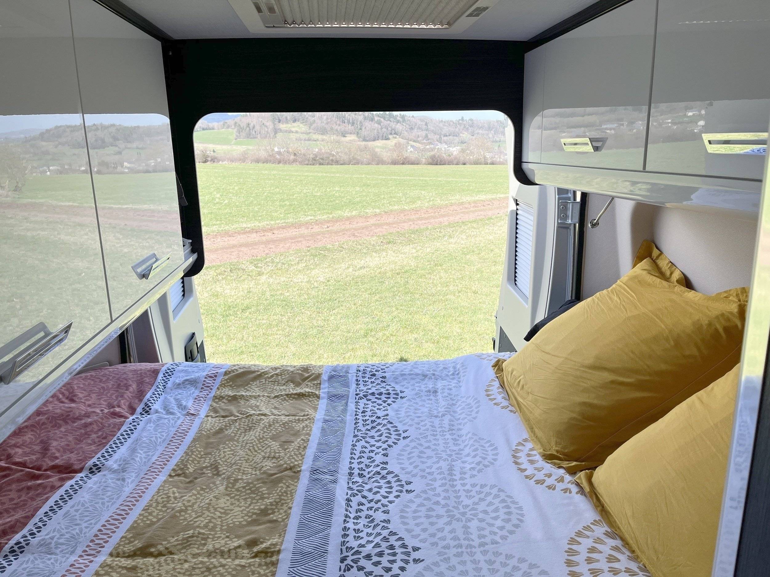 Benimar Benivan B144