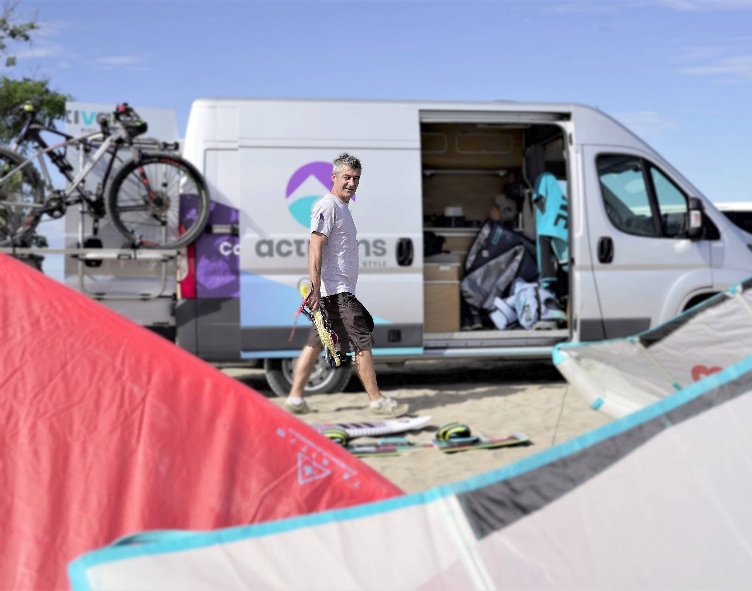 ACTIVANS SURF VAN 2 P. 