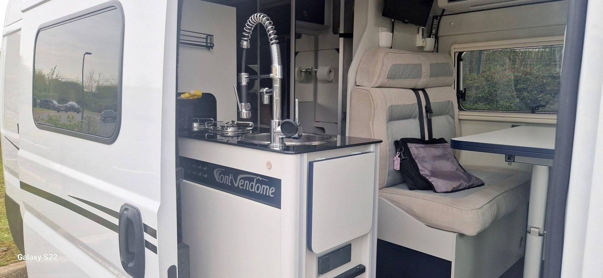 Font Vendôme Leader Van