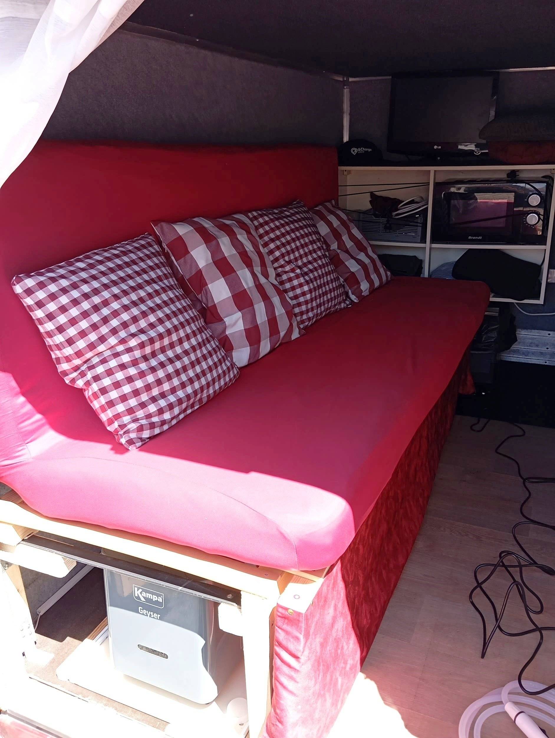 Coin repas Nissan Env200 - Yescapa