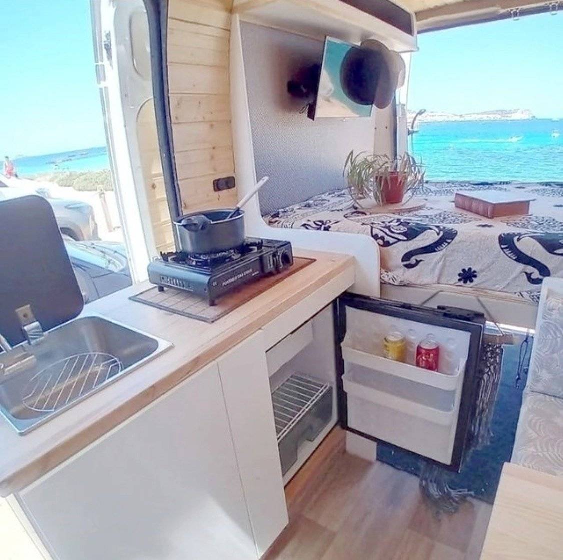 Kitchenette Peugeot Boxer 2,2 l 120 ch. - Yescapa