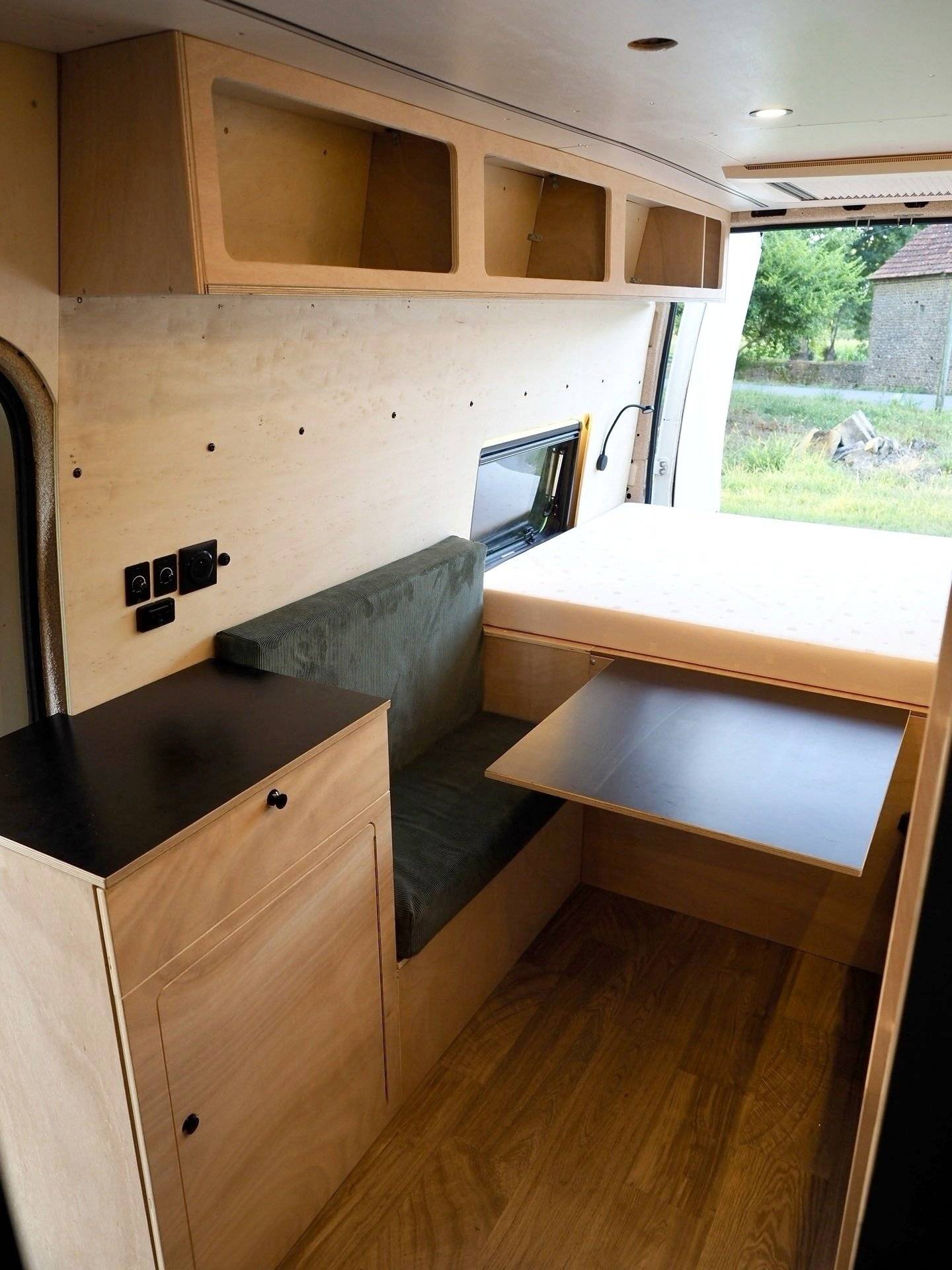 Berth Ford Transit - Yescapa