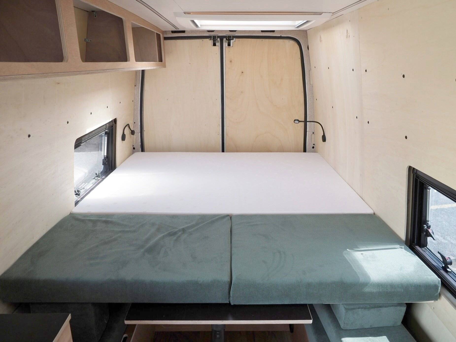 Berth Ford Transit - Yescapa