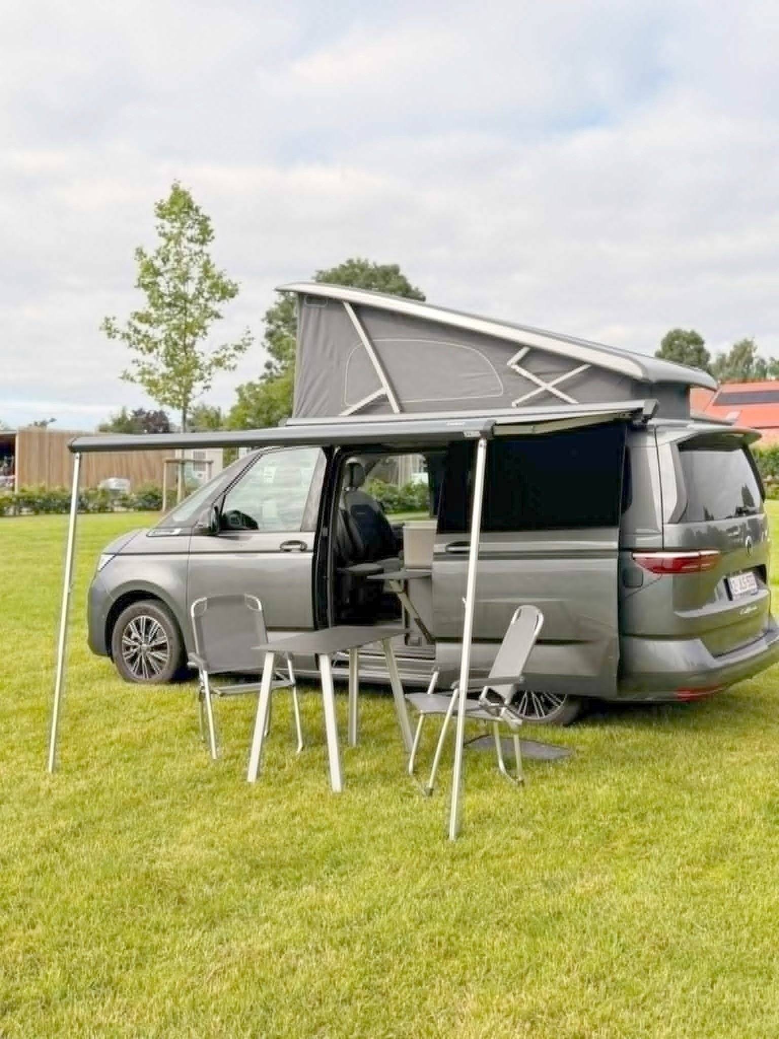 Vista de 3/4 Volkswagen California - Yescapa