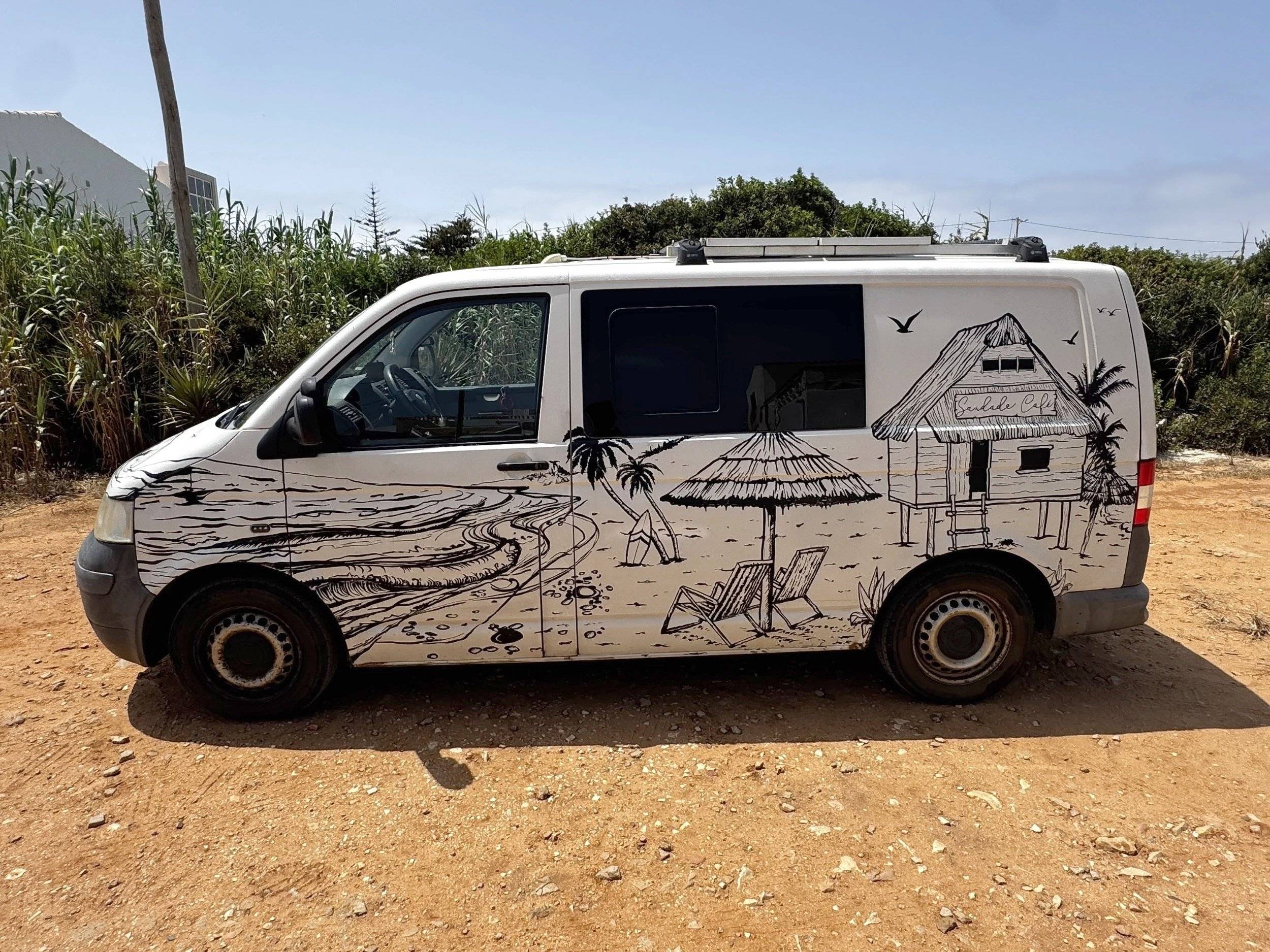 schräge Vorderansicht Volkswagen T5 2 l 84 ch - Yescapa