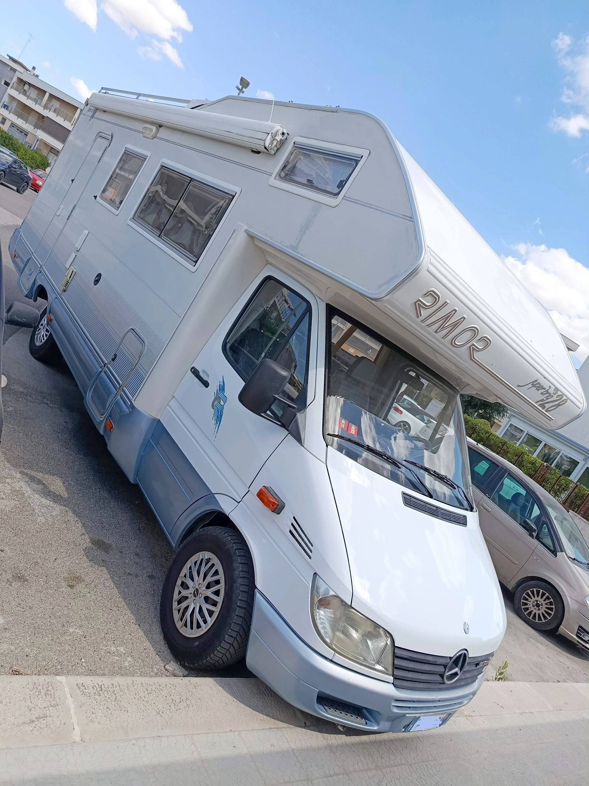 Voorkant 3/4 Mercedes Sprinter 2,2 l 130 ch - Yescapa
