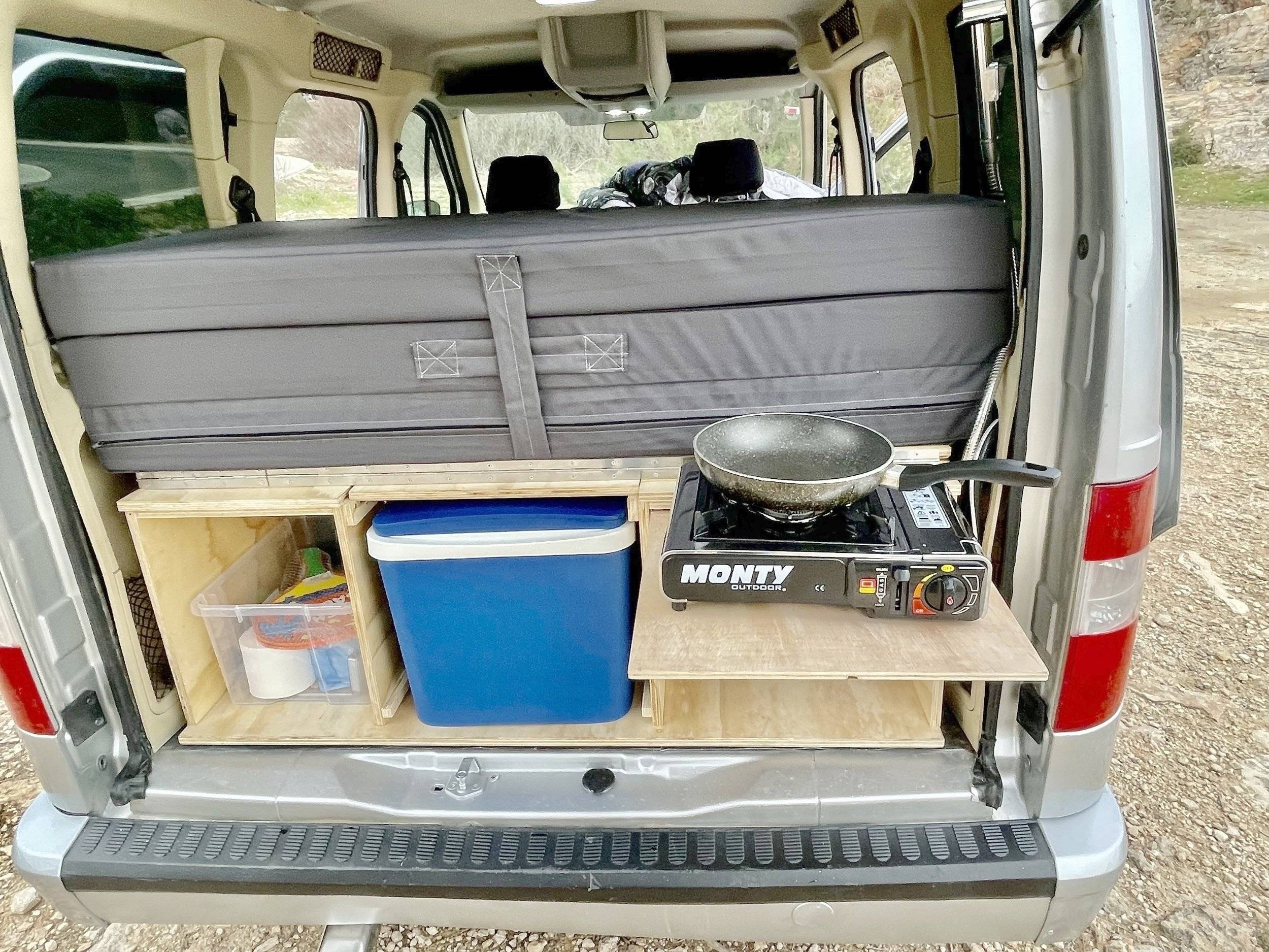 Kochnische Ford Transit Connect TDCi 90 ch. - Yescapa
