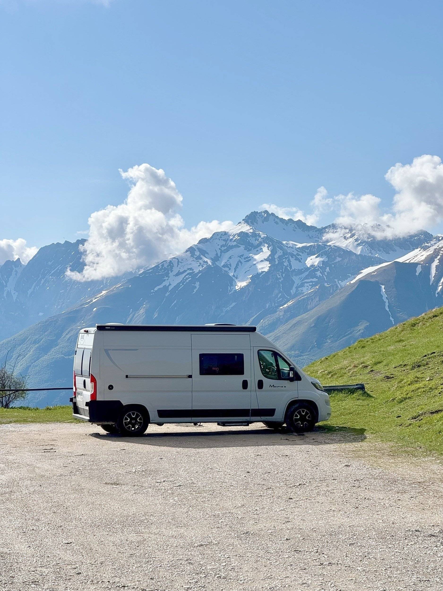 Mclouis Van 3 Menfys