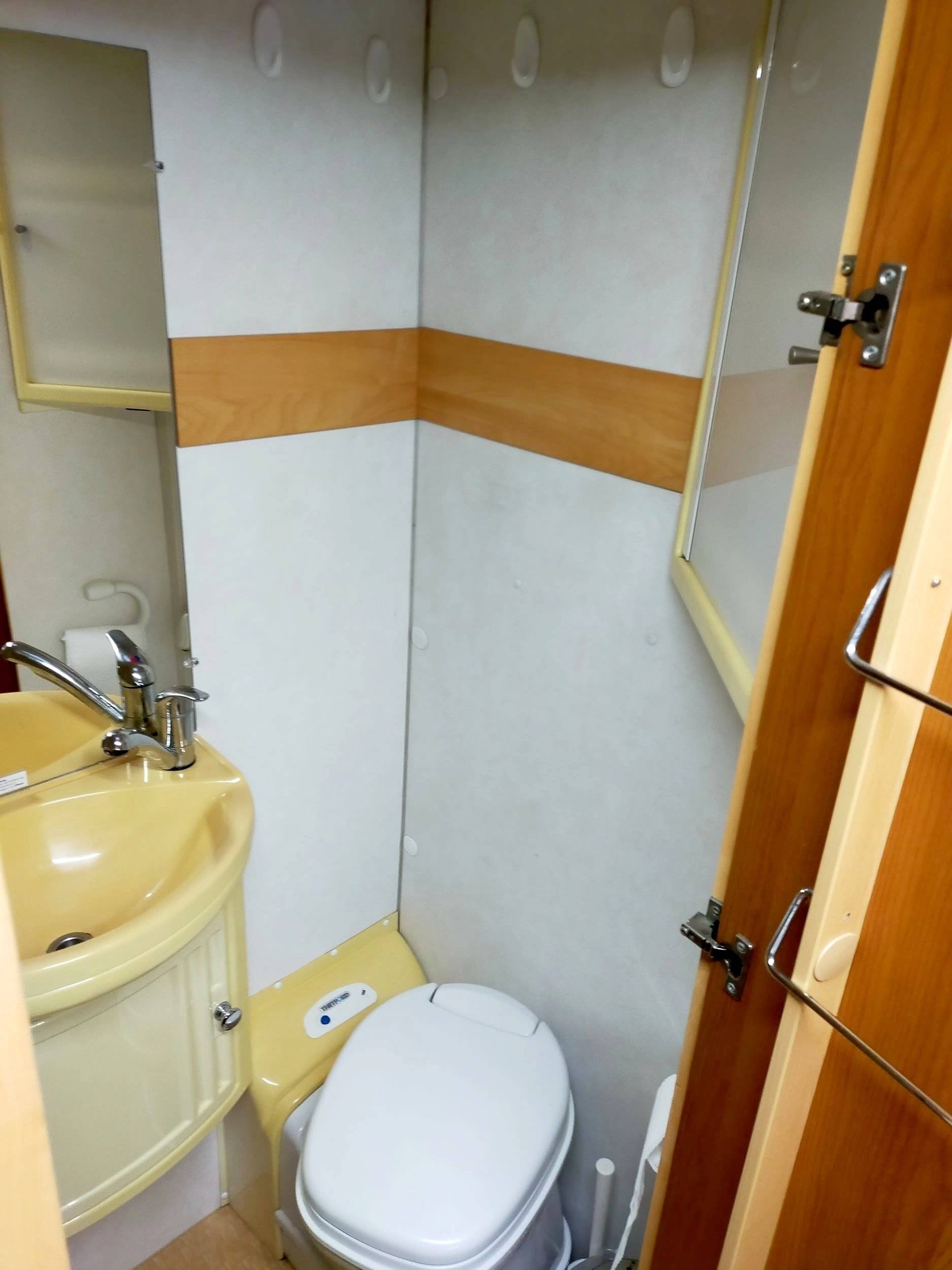 Sunlight Transit 2,4 l TDCi 140 ch.