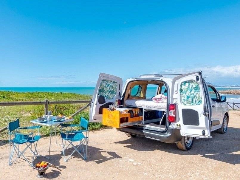 Vista de 3/4 Fiat Fiat Doblo - Yescapa