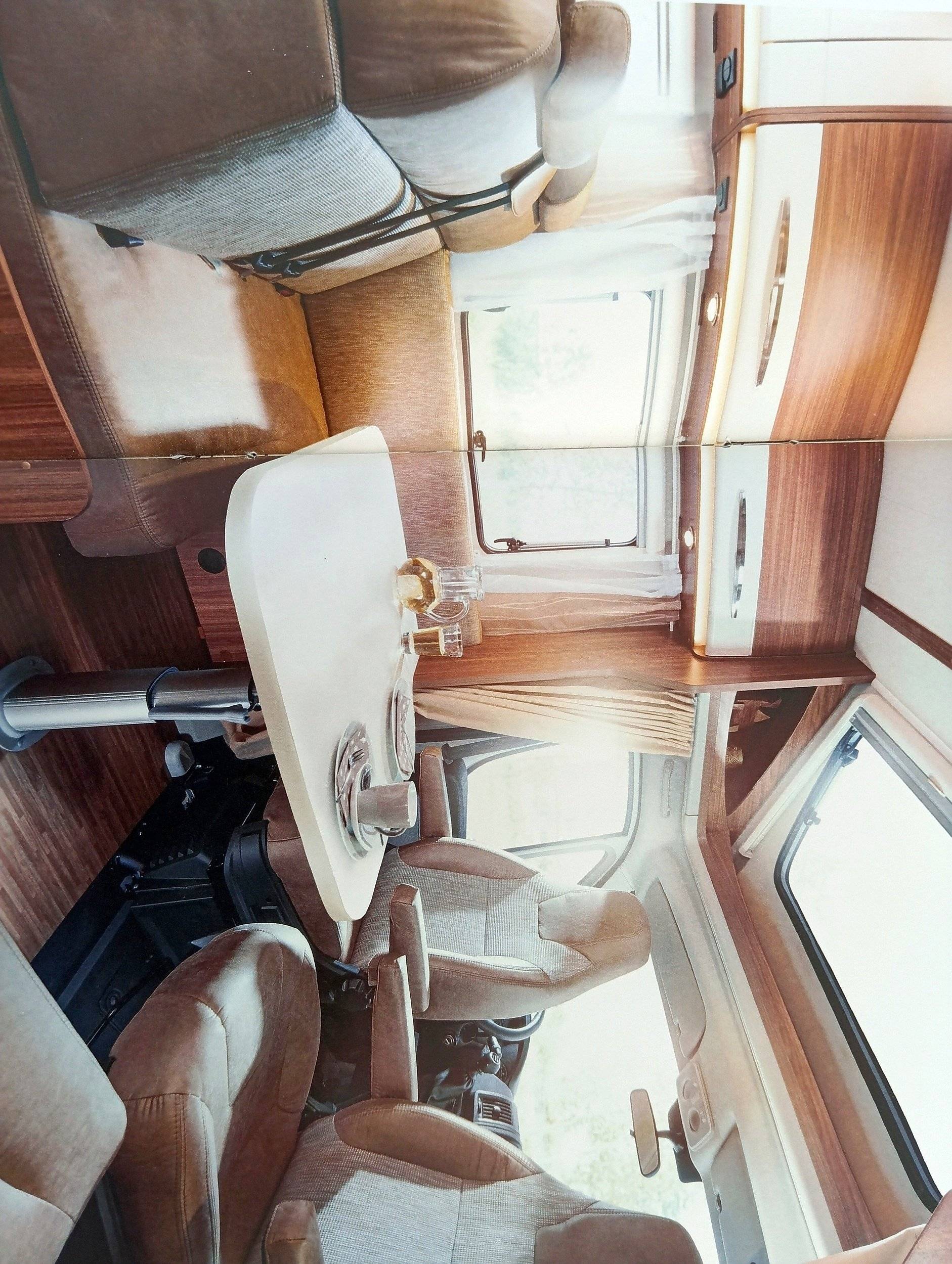 Dining Area Fiat - Yescapa