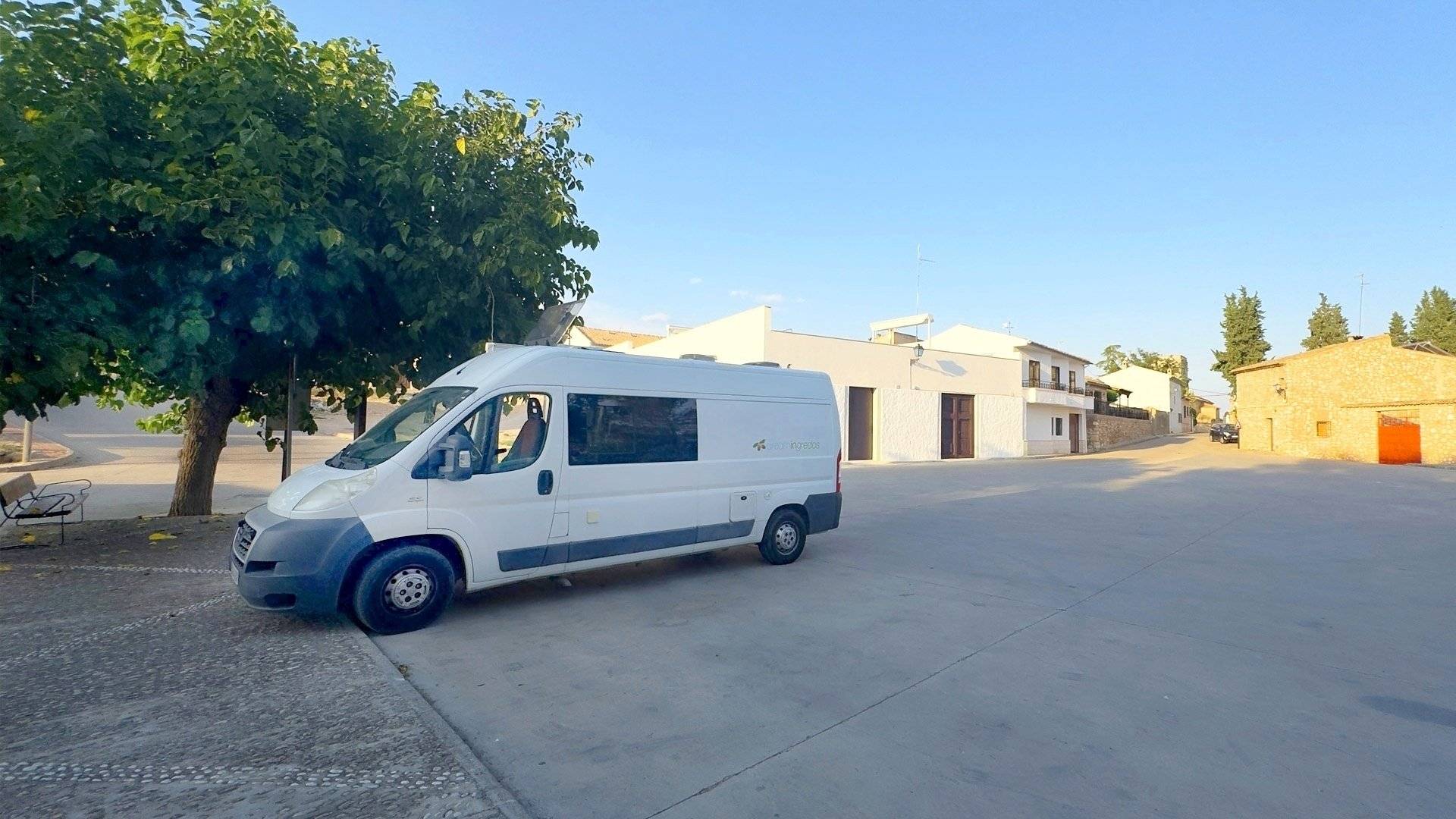 Vista del vehicle angle davanter Fiat FIAT DUCATO - Yescapa