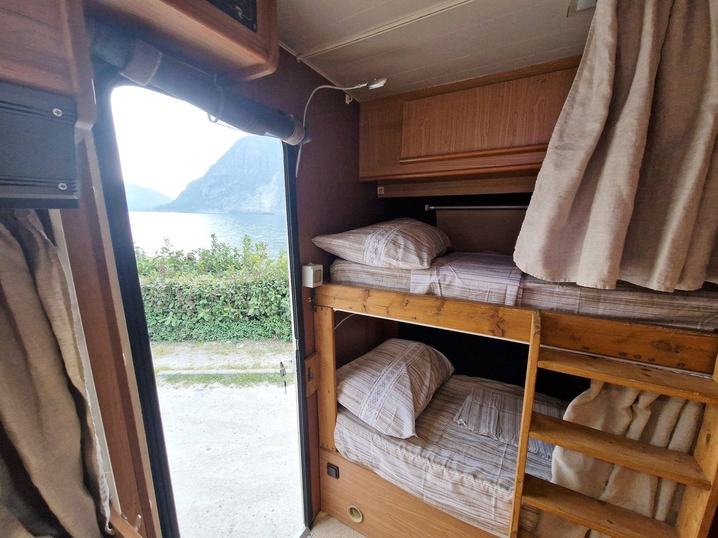 Schlafplätze Ford Ford Transit - Yescapa