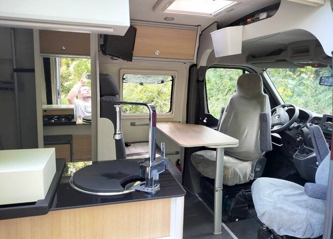 Dinette Renault Renault master - Yescapa