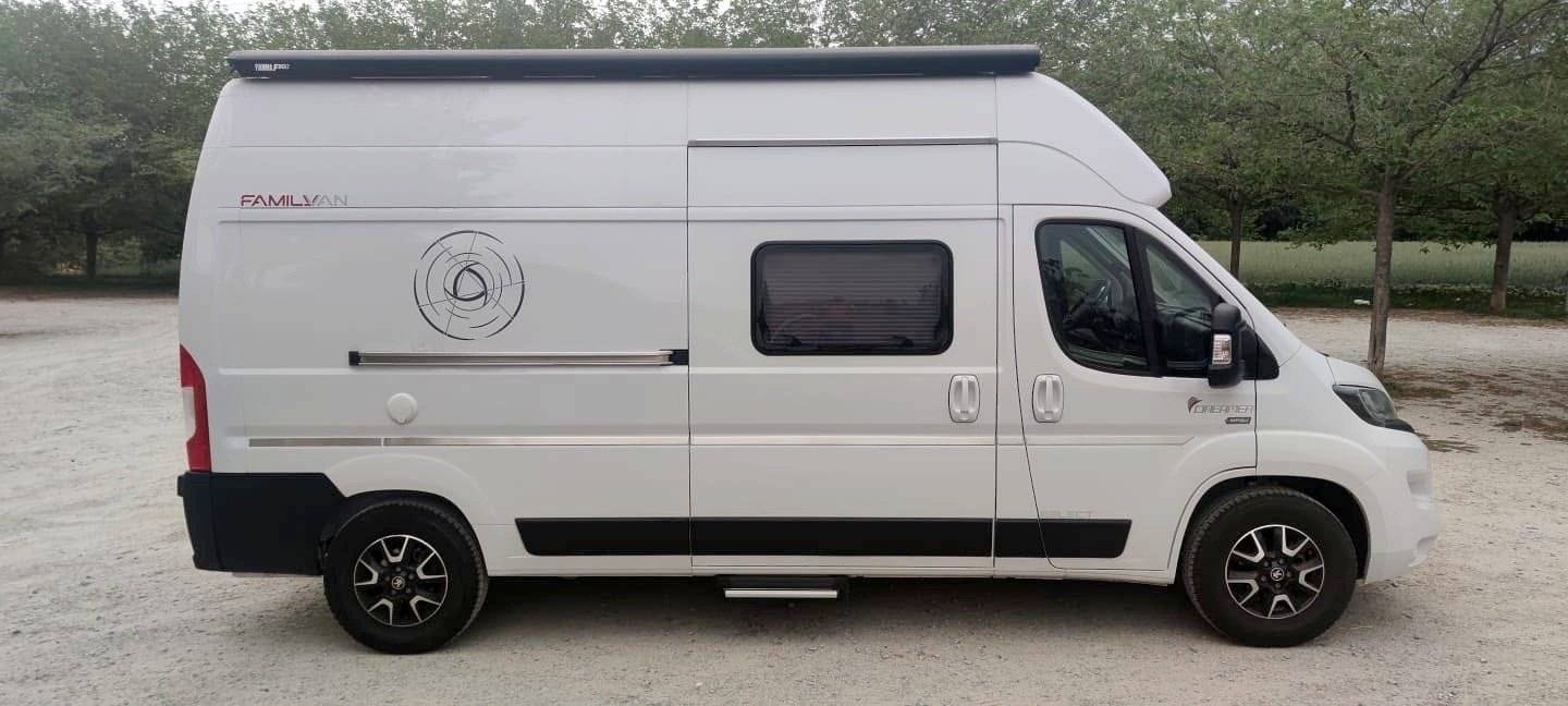 Dreamer Dreamer Family Van