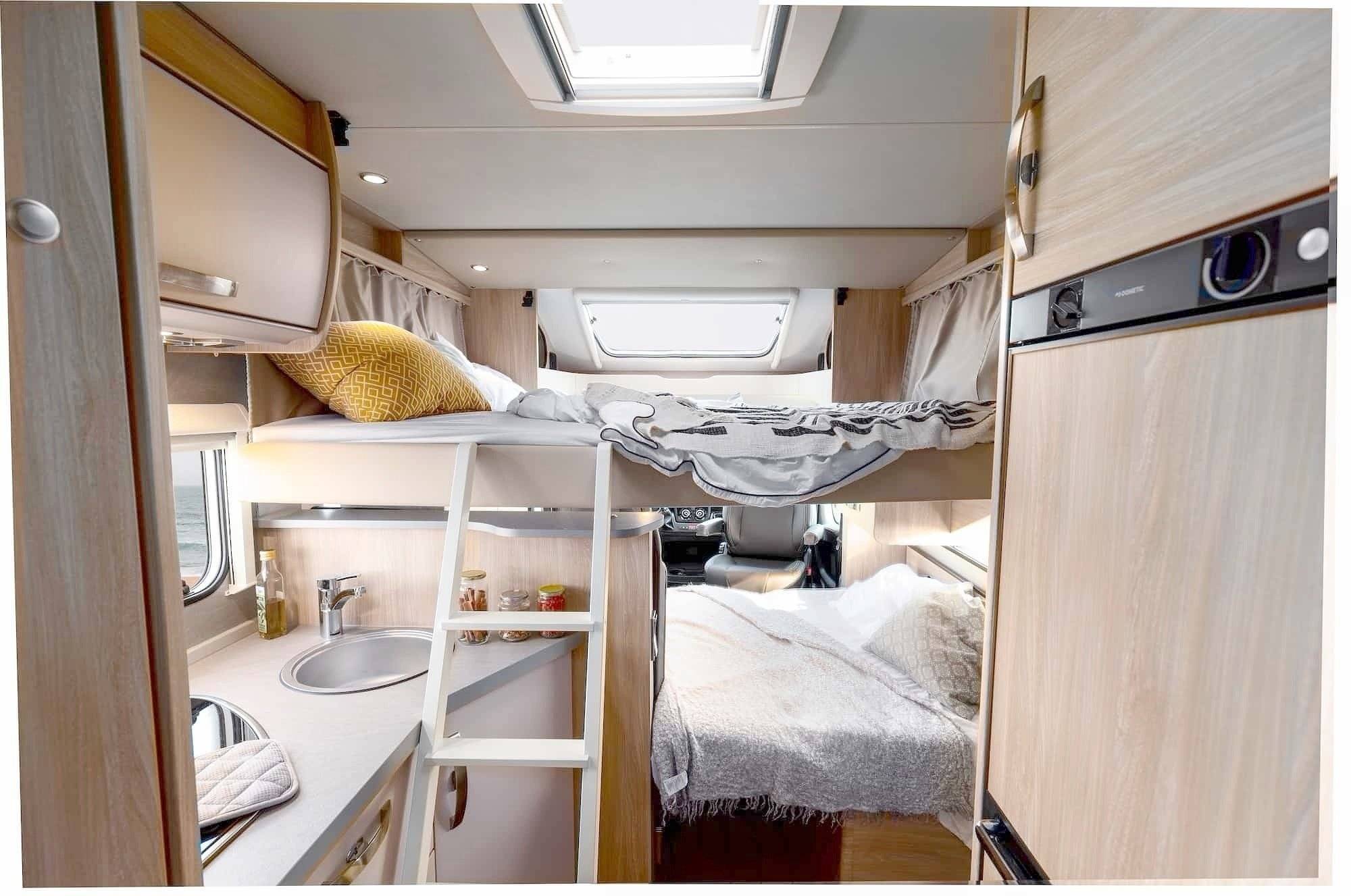 Área de jantar Oc Comfort Standard 4 Manual Base Oc Comfort Standard 4 Manual Base - Yescapa