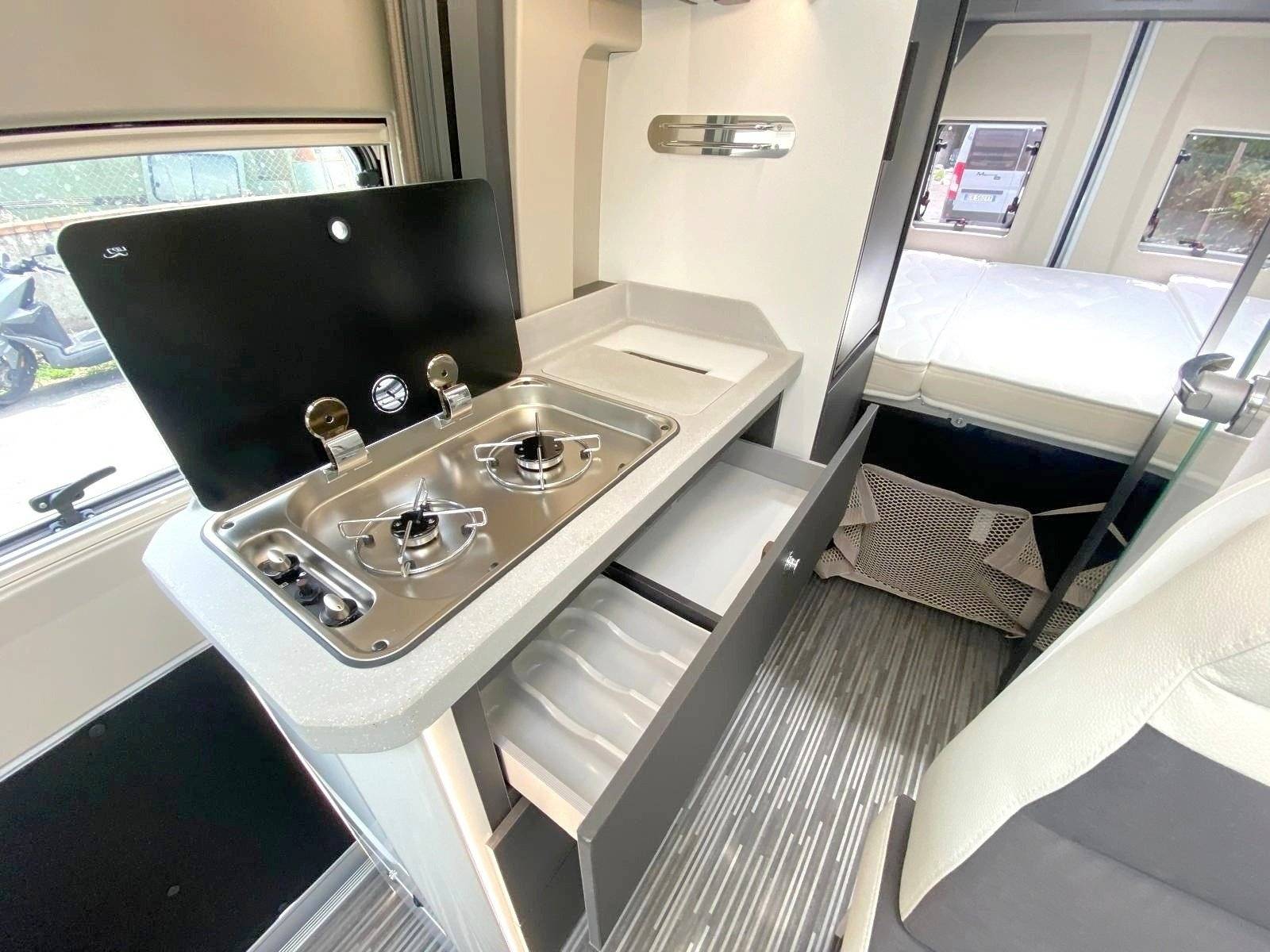 Mclouis MENFYS VAN 3 PRESTIGE 