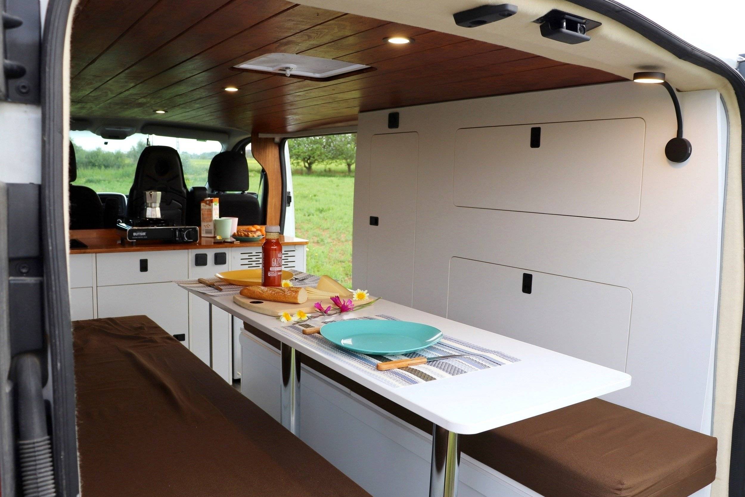 Dining Area Fiat fiat talento - Yescapa
