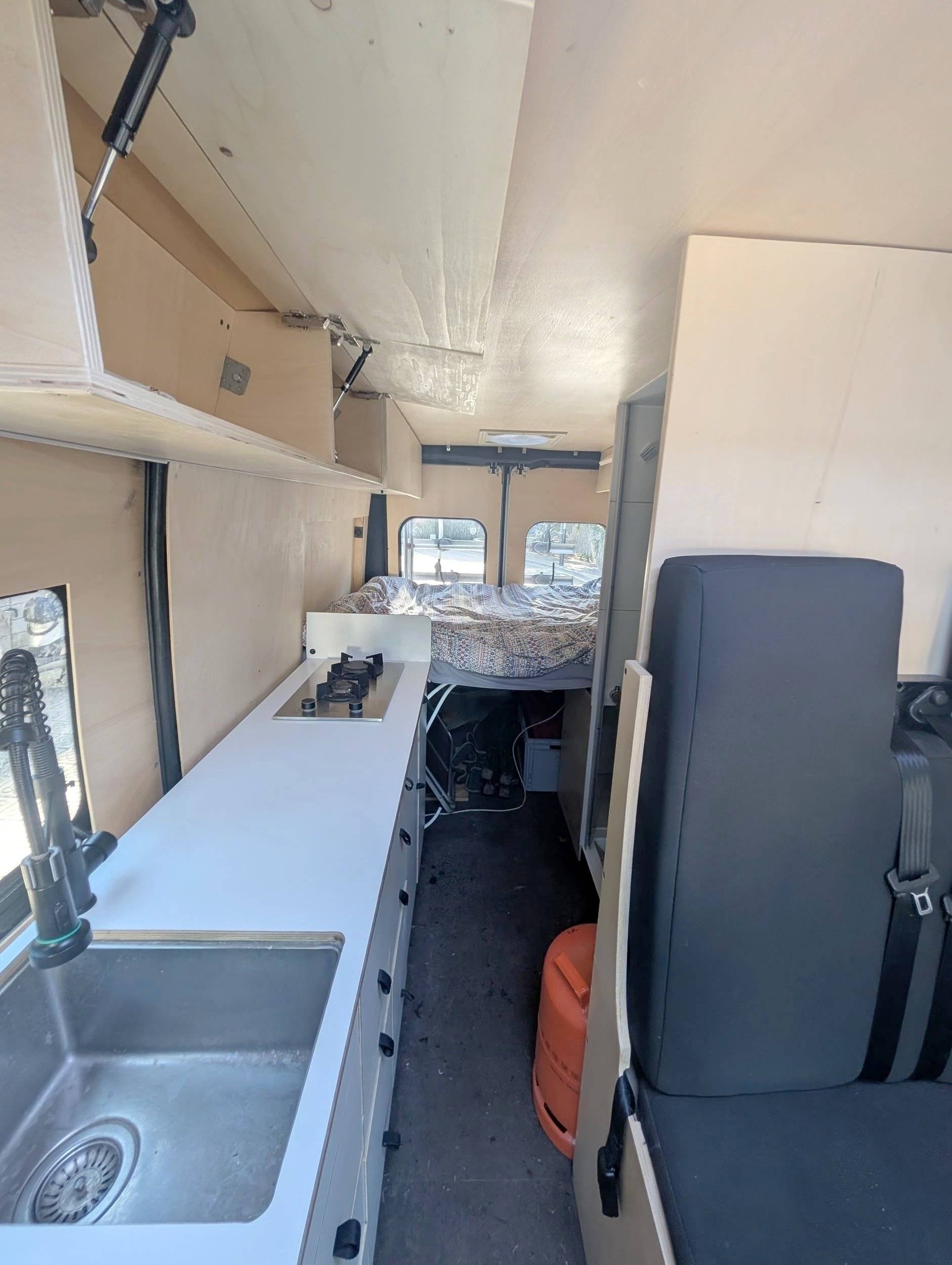 Driver's compartment Peugeot Boxer L3H2 160CV - Yescapa